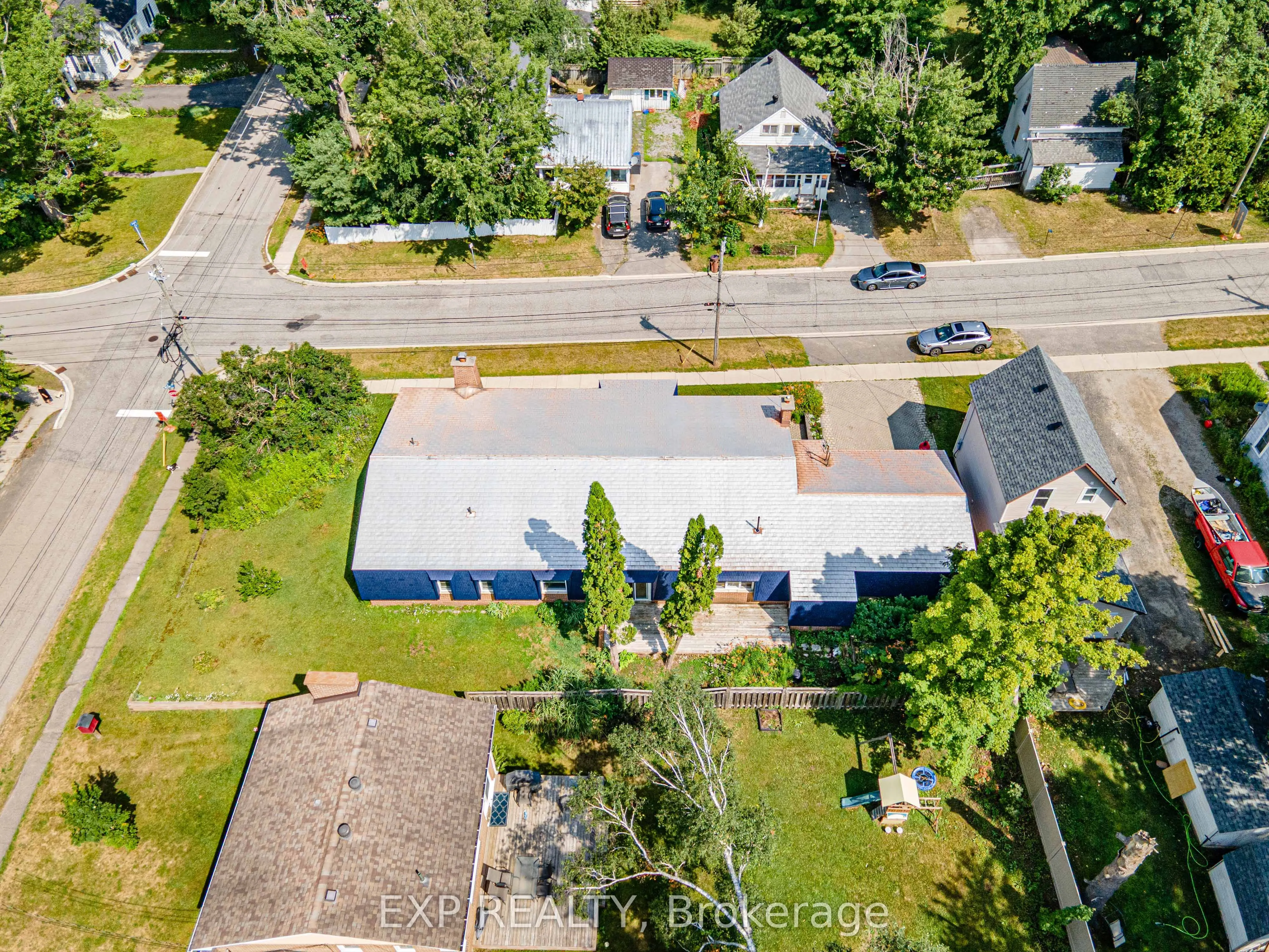 395 Brown Street
