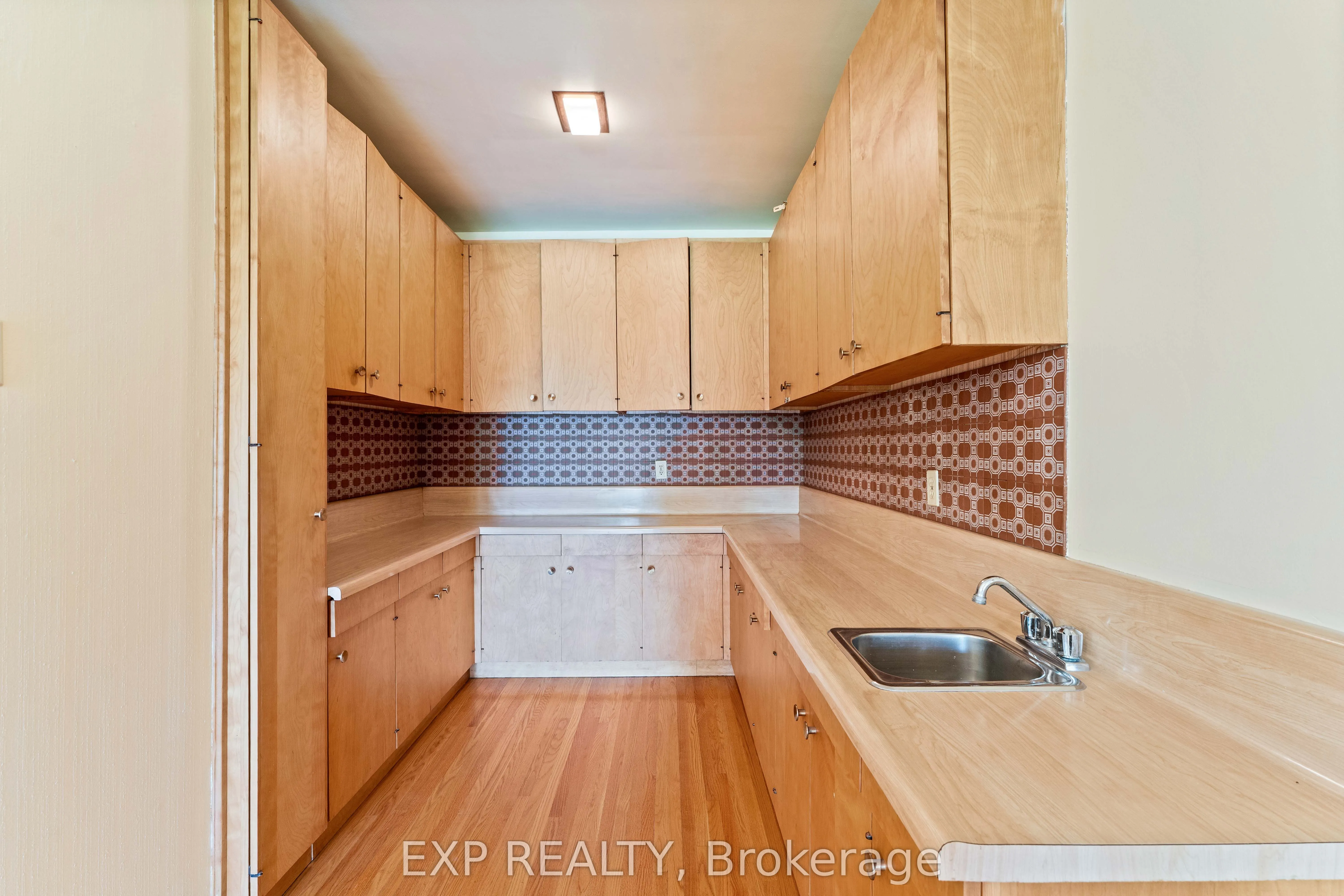 395 Brown Street