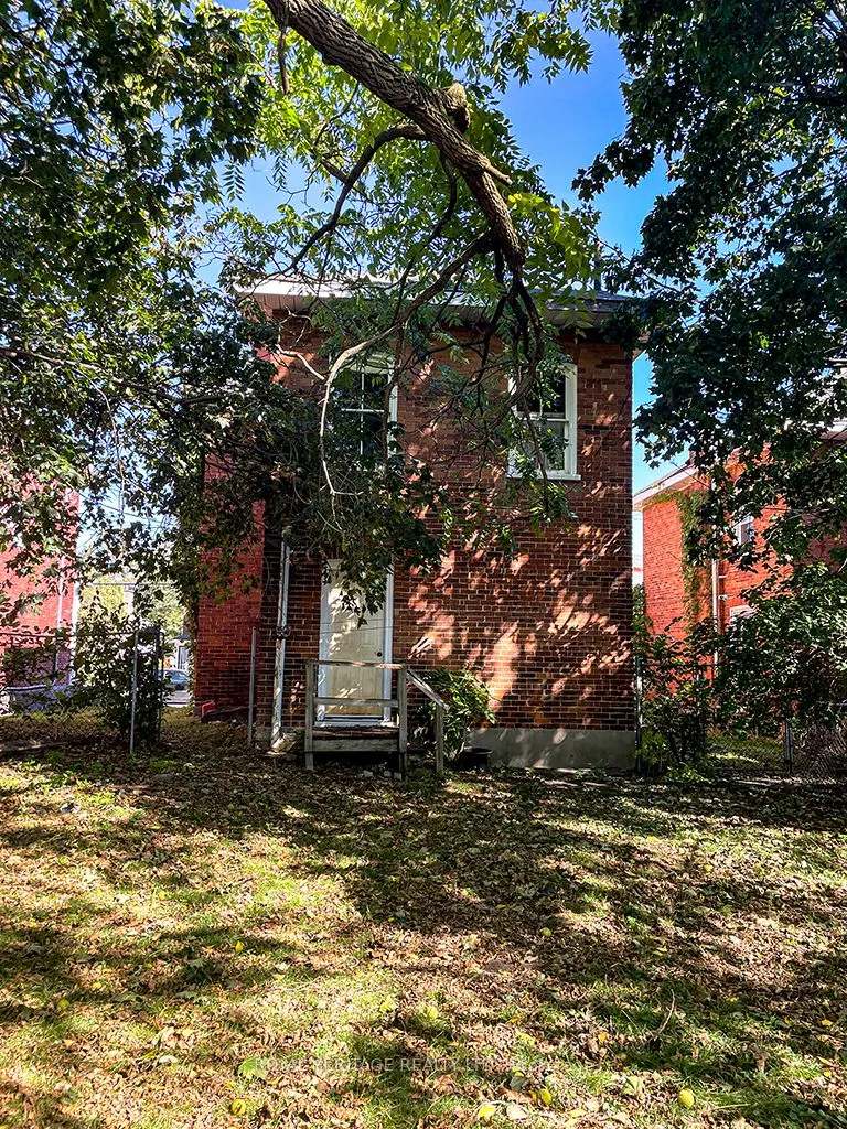 298 Charles Street N