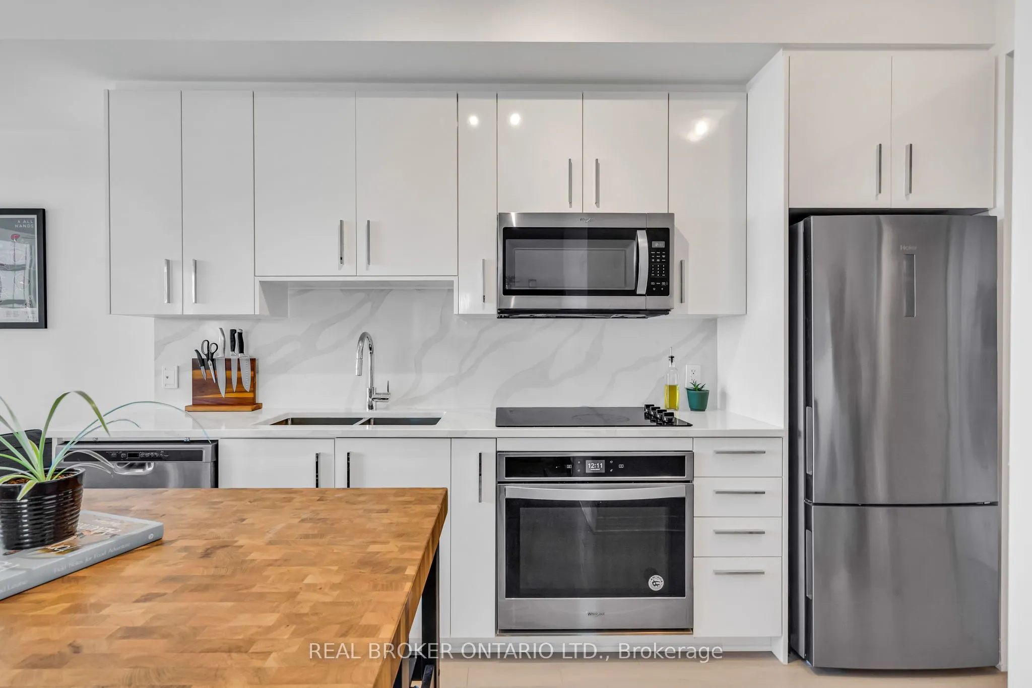 805 Carling Avenue, #802