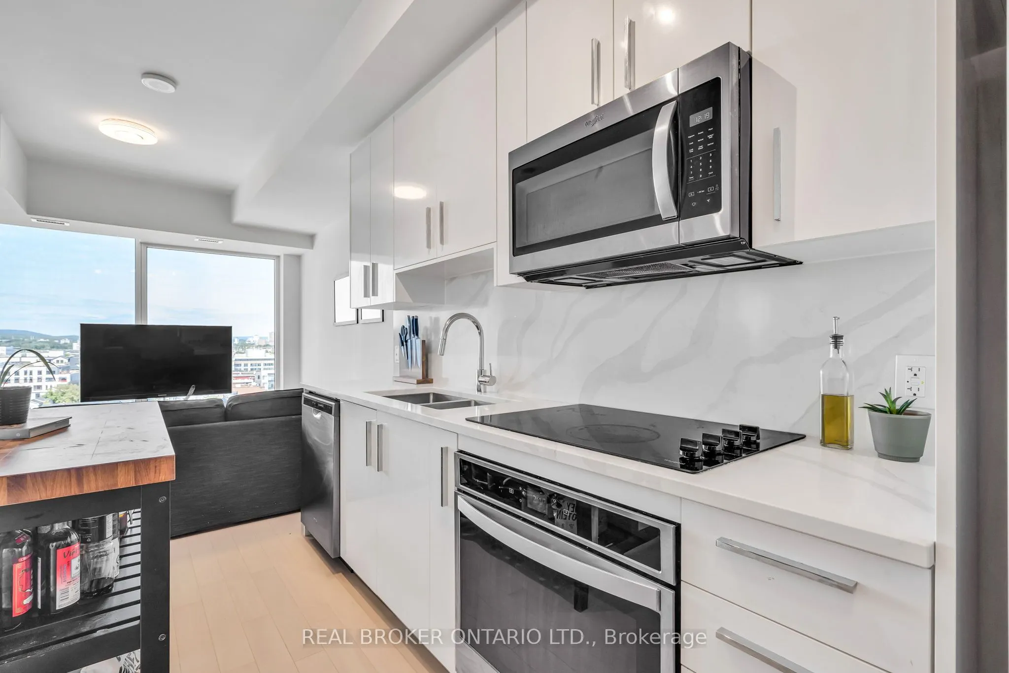 805 Carling Avenue, #802