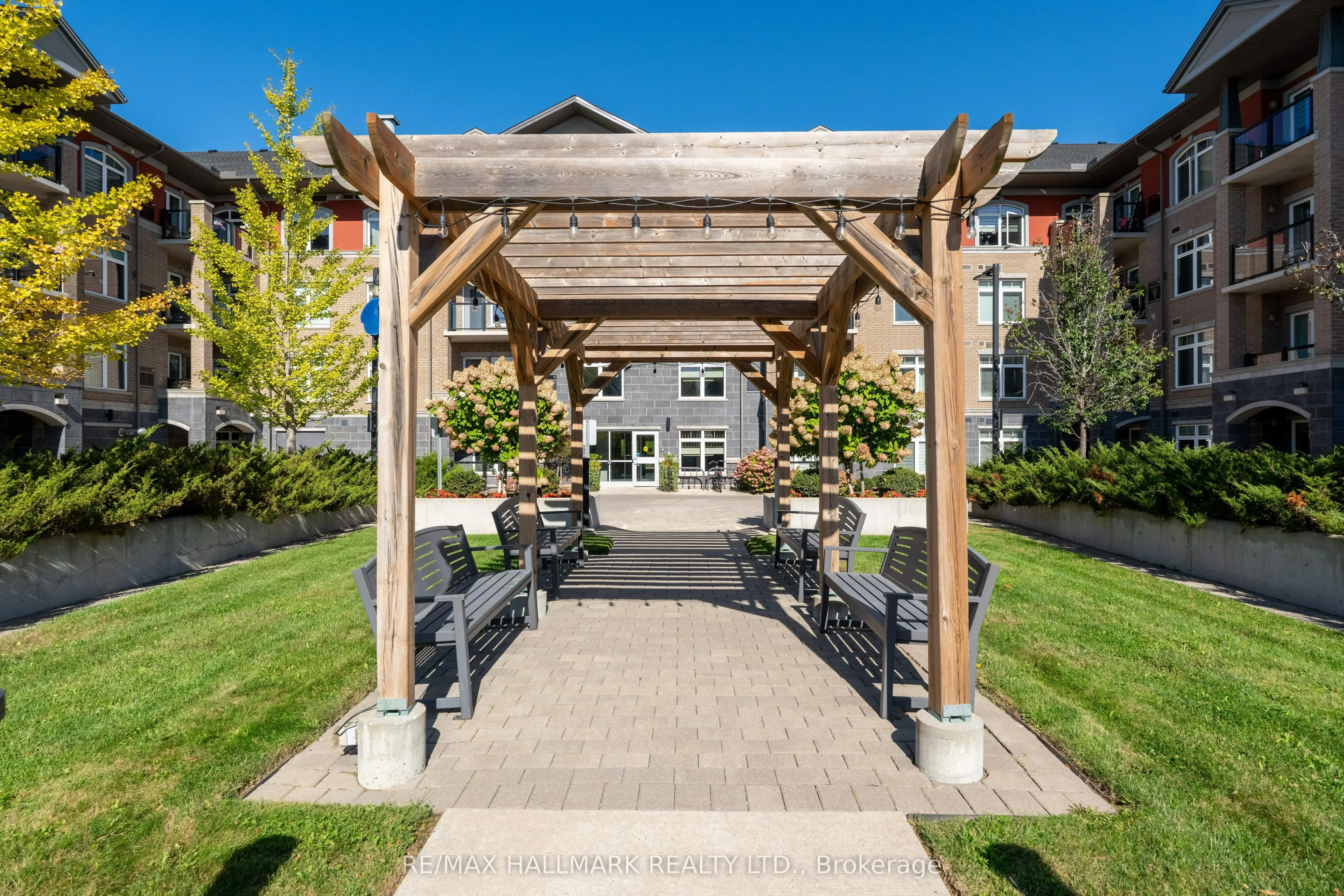 106 Bard Boulevard, #302