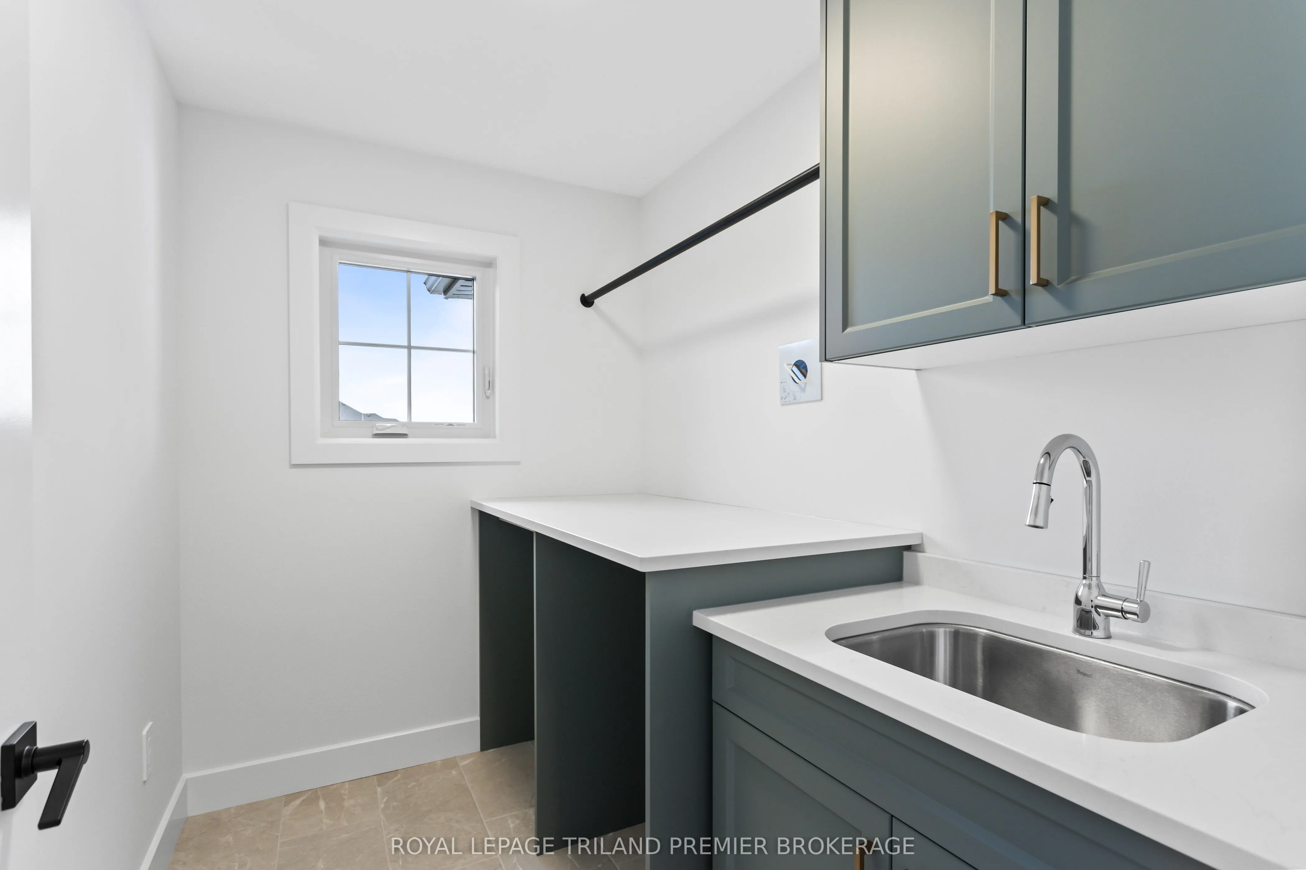 1378 BUSH HILL LINK