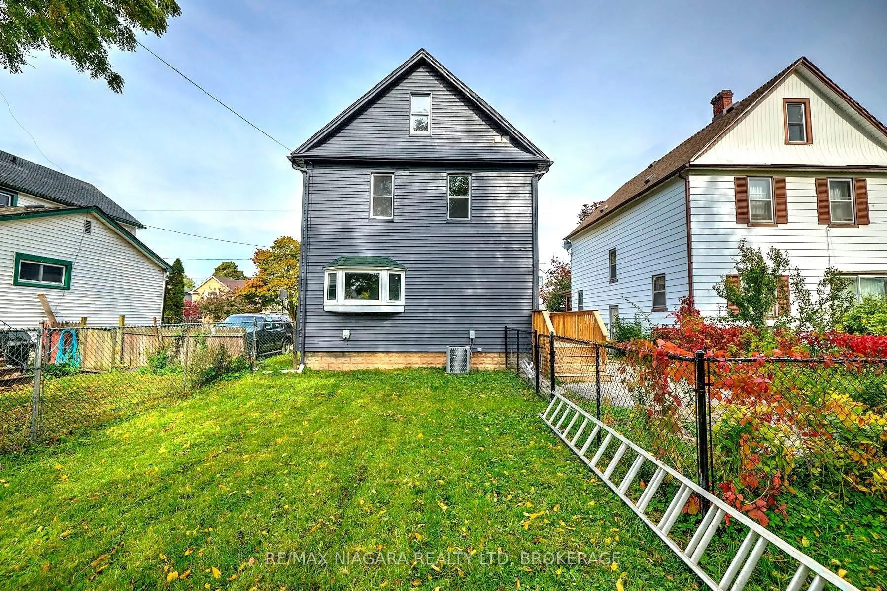 253 Dufferin Street