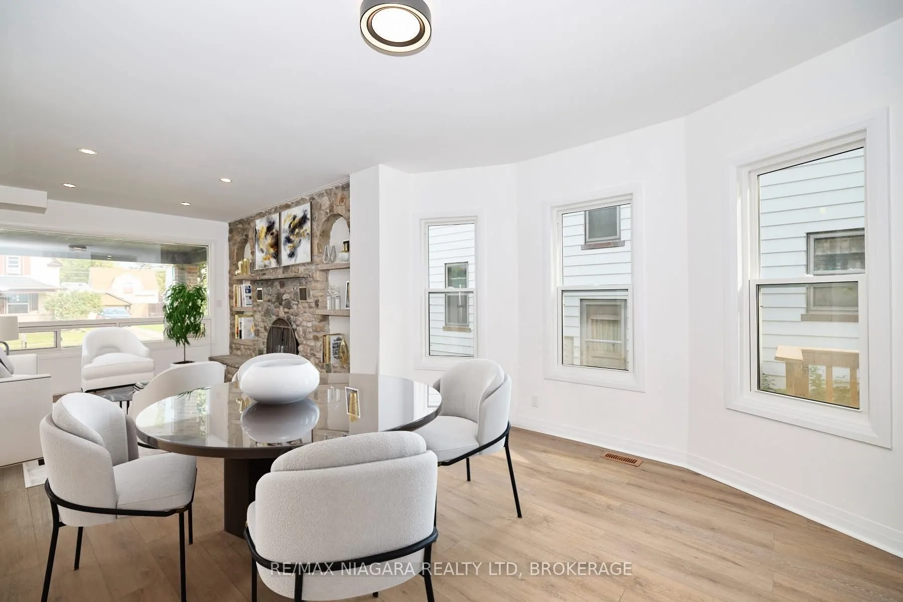 253 Dufferin Street