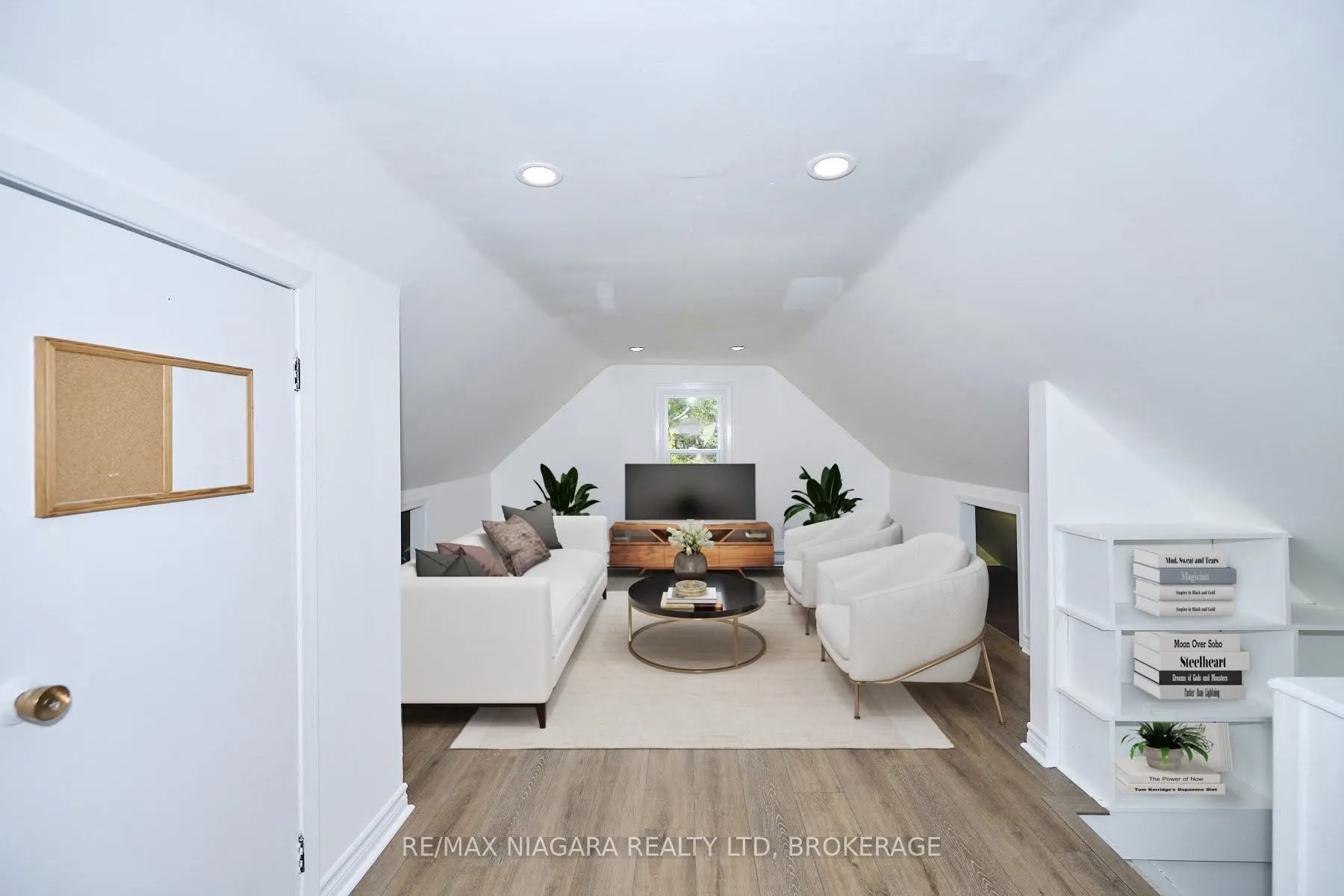 253 Dufferin Street