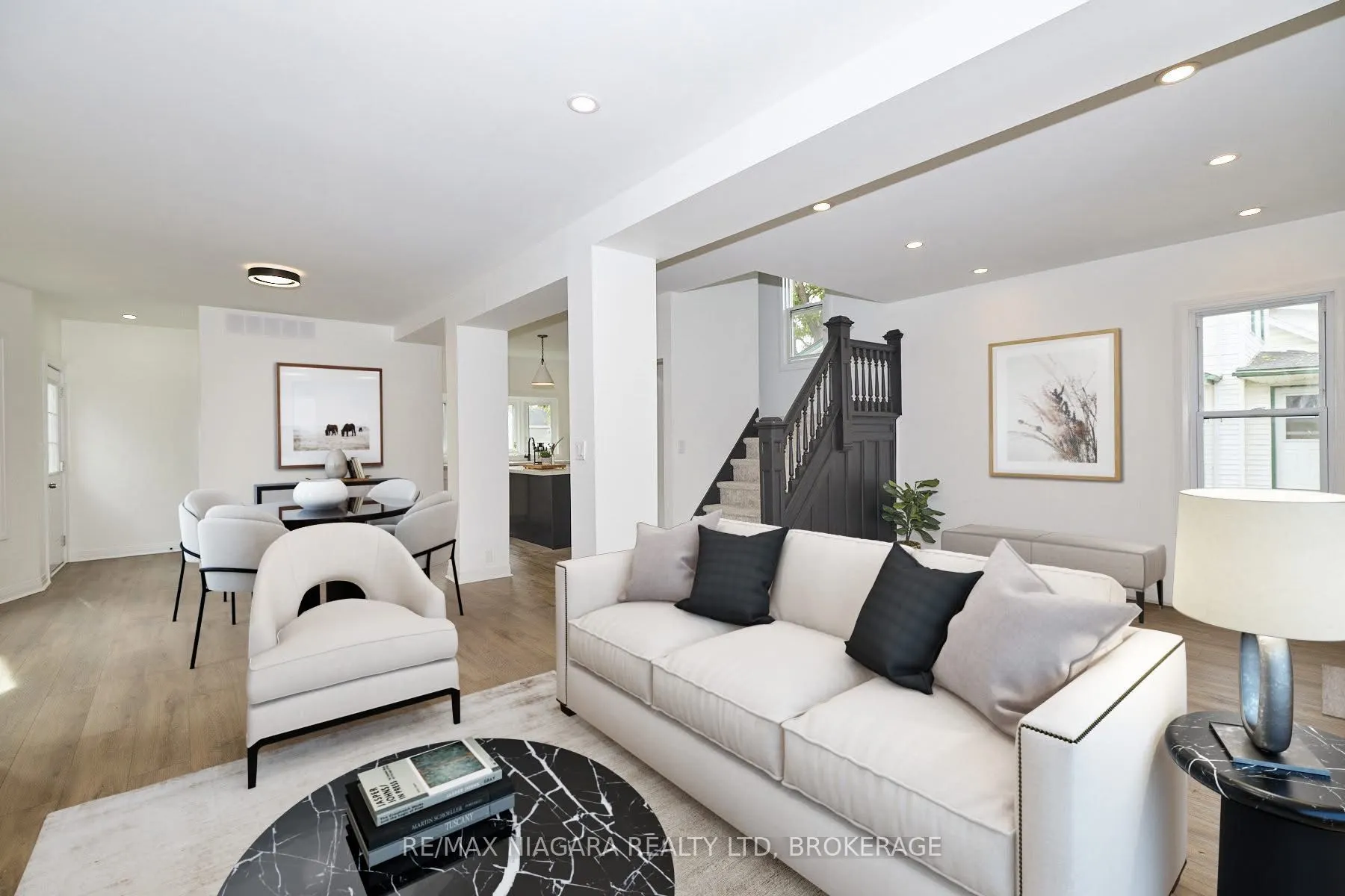 253 Dufferin Street