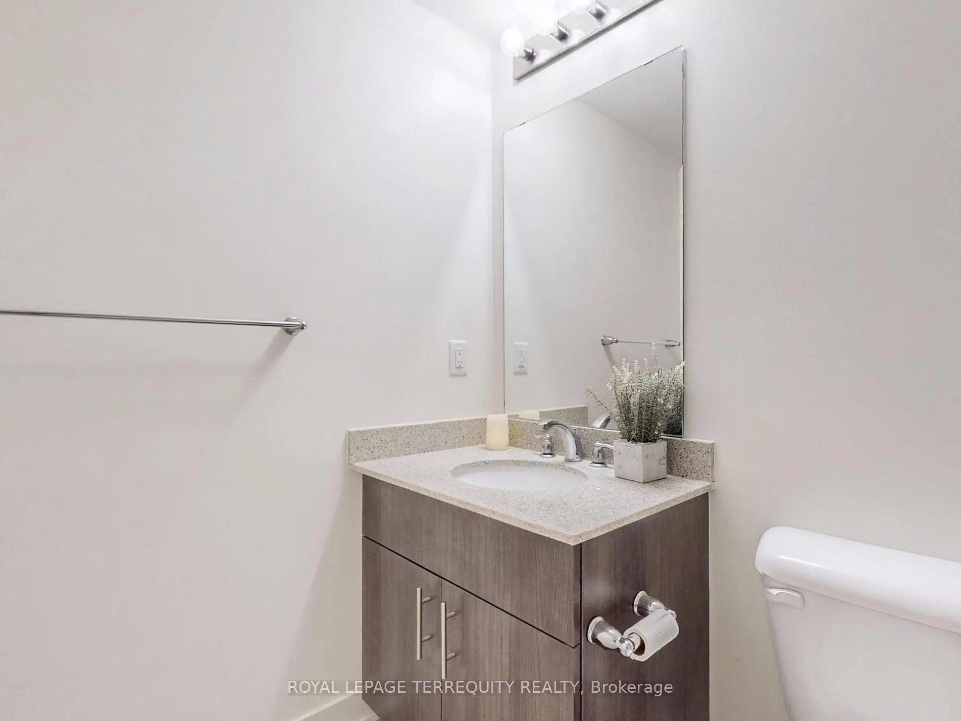 110 Fergus Avenue, #419