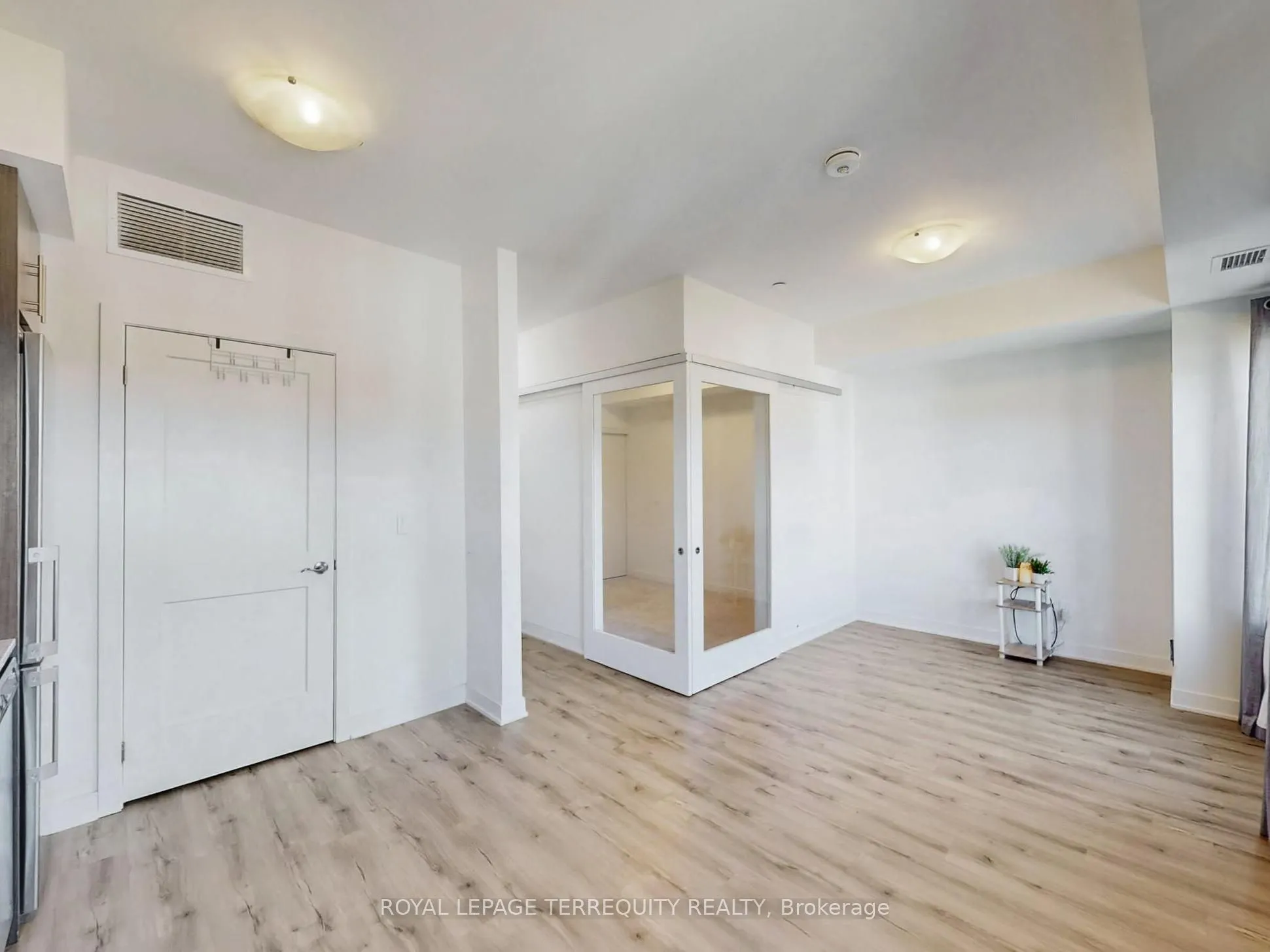 110 Fergus Avenue, #419
