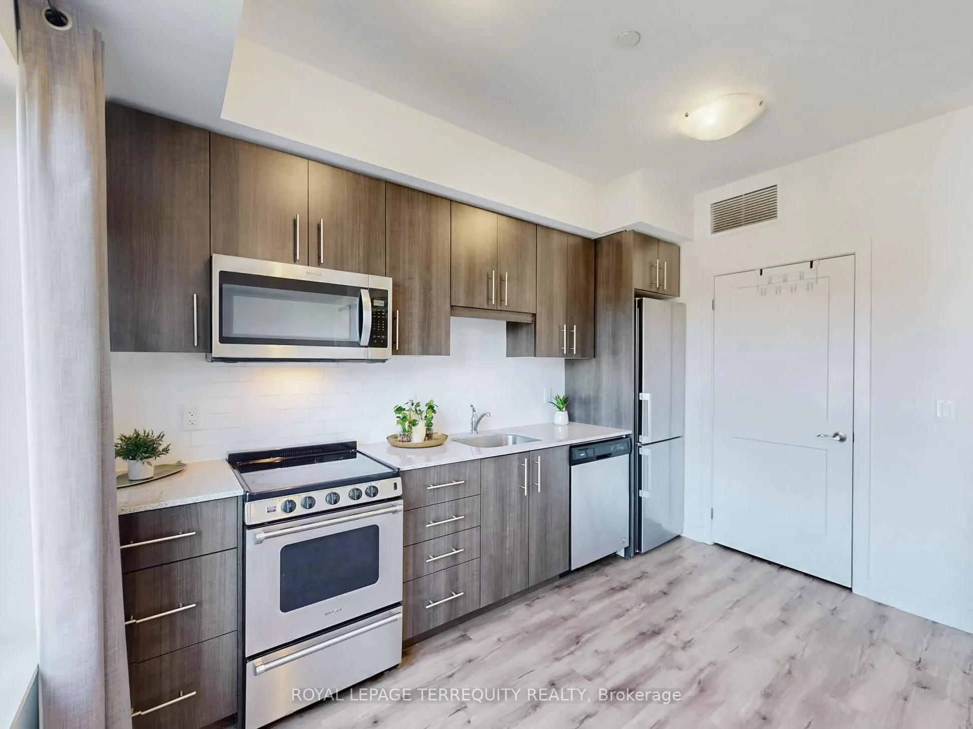 110 Fergus Avenue, #419