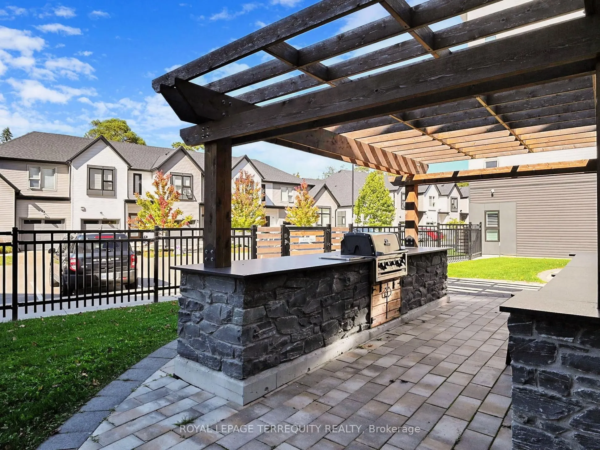 110 Fergus Avenue, #419
