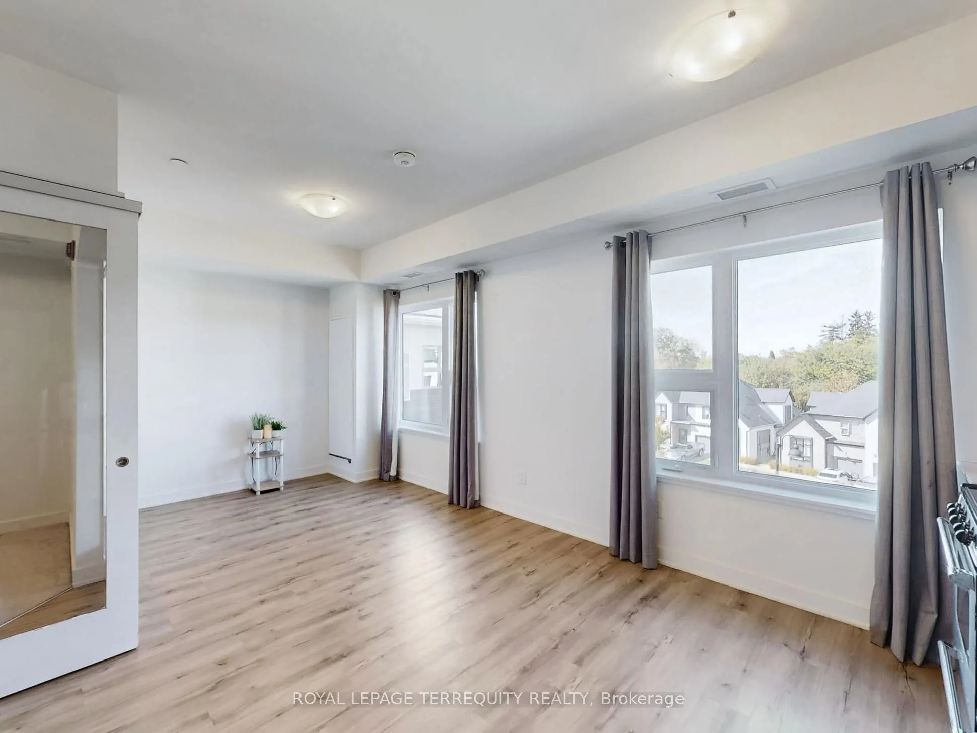 110 Fergus Avenue, #419