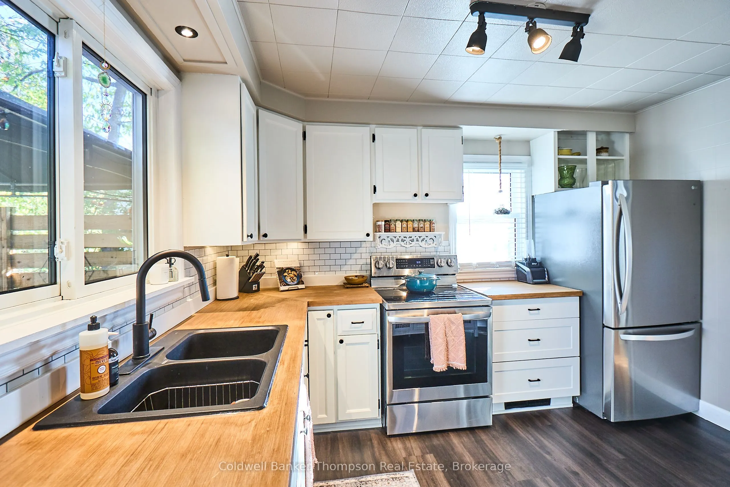 14 Cora Street W