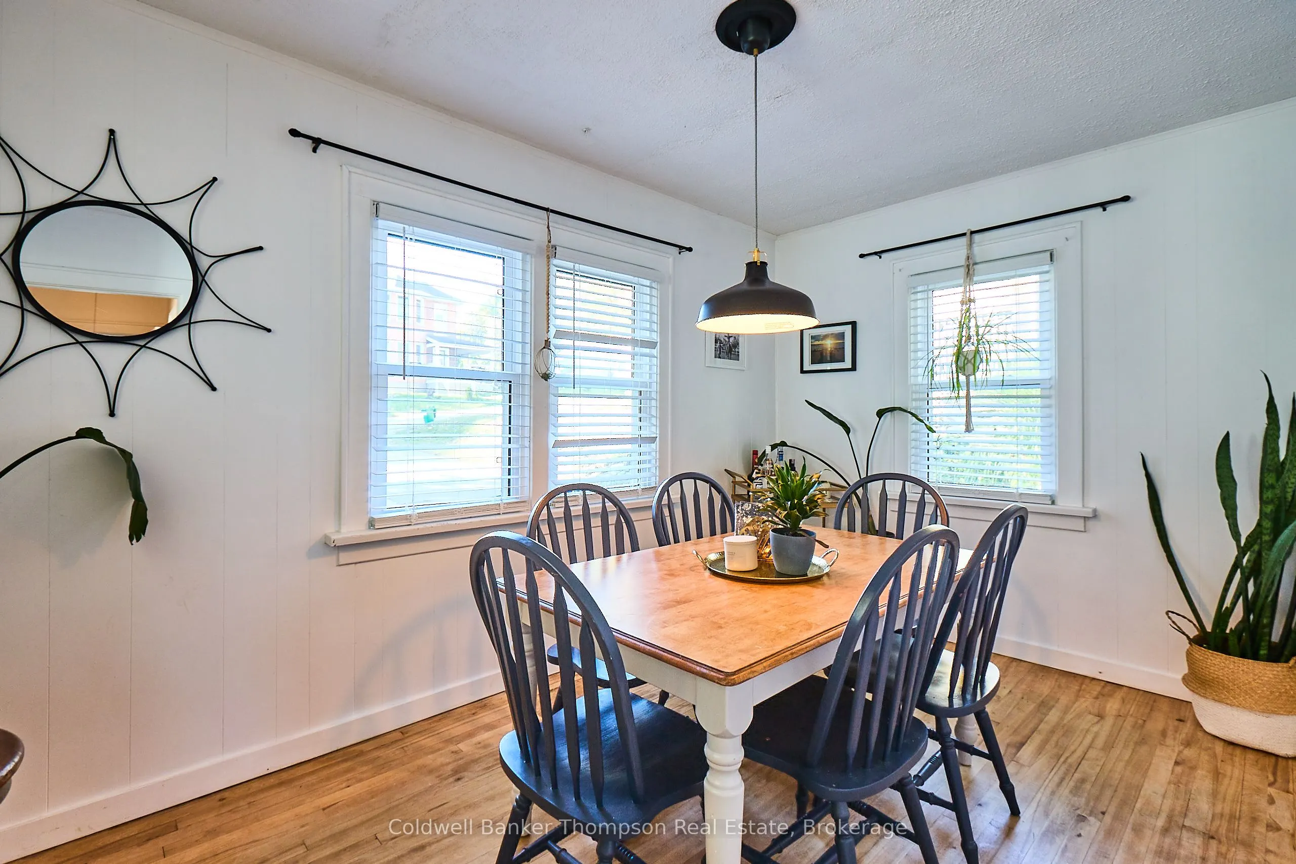 14 Cora Street W