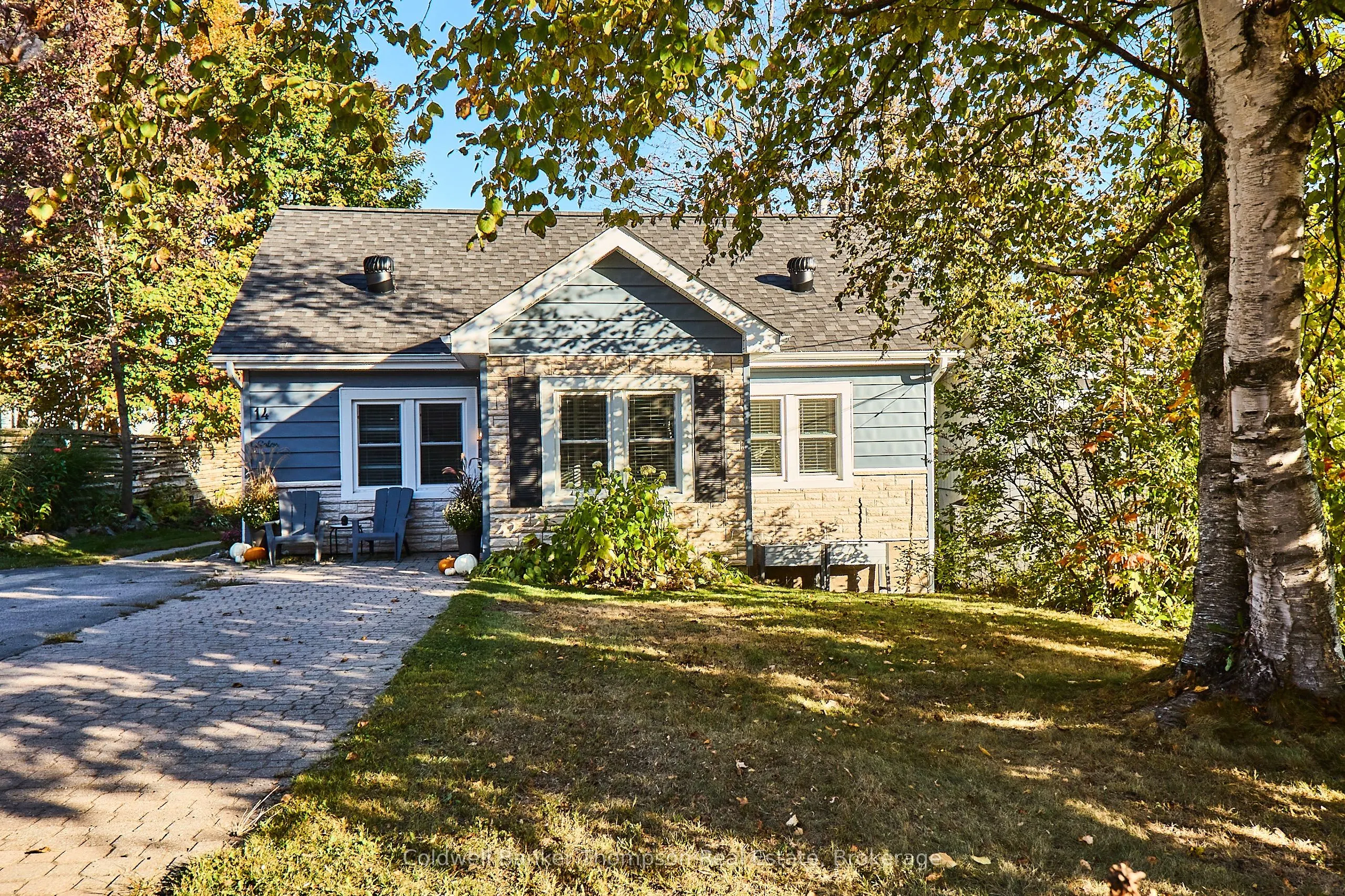 14 Cora Street W
