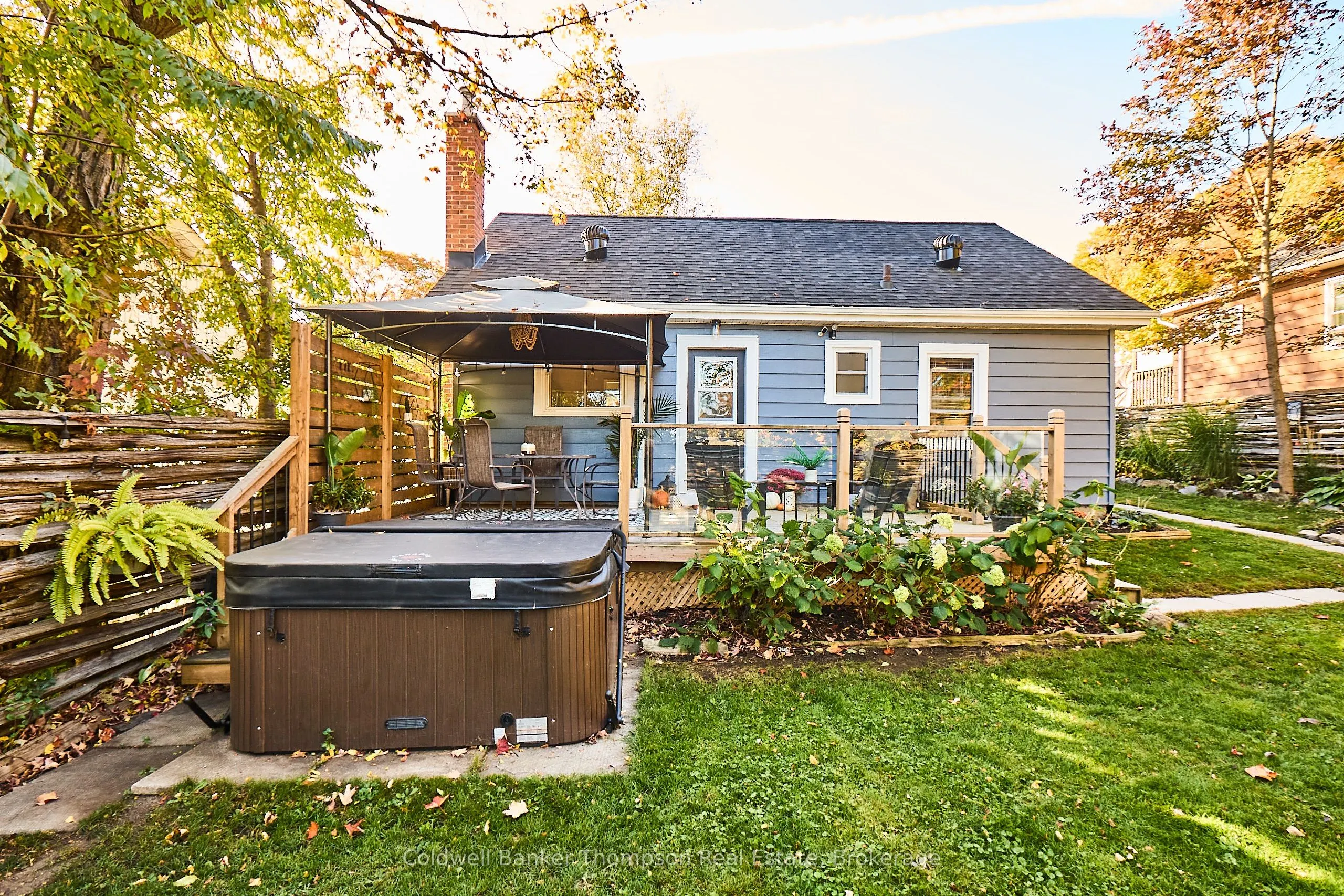 14 Cora Street W