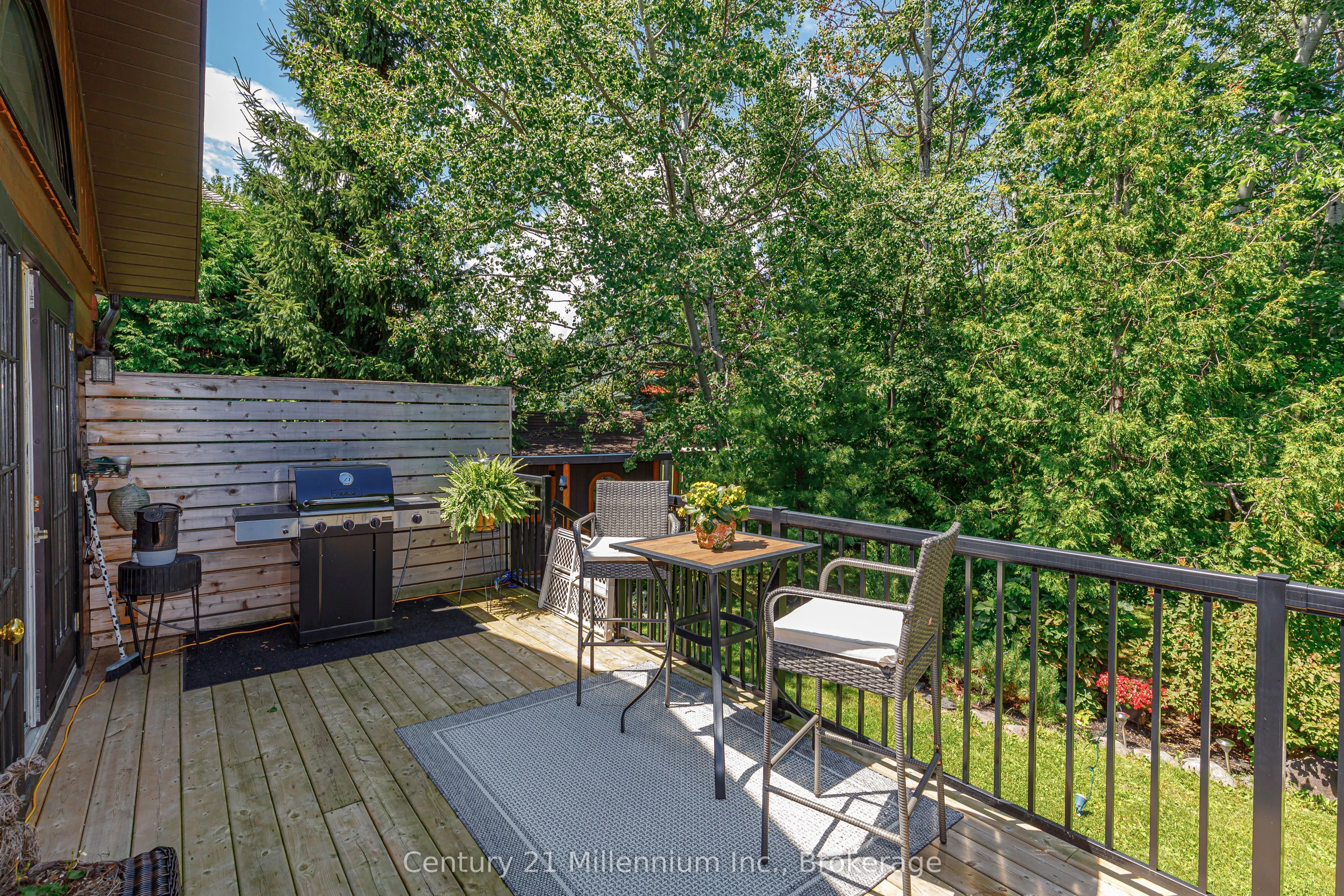 108 Cortina Crescent