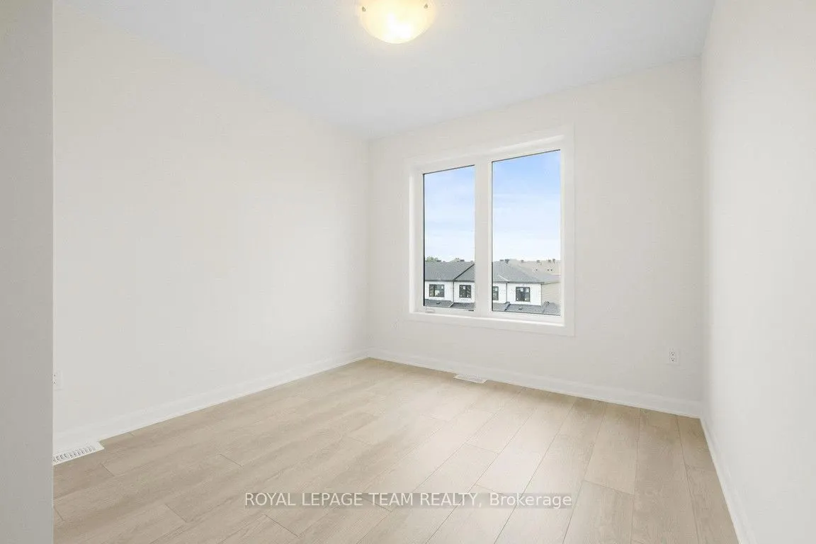975 Athenry Court