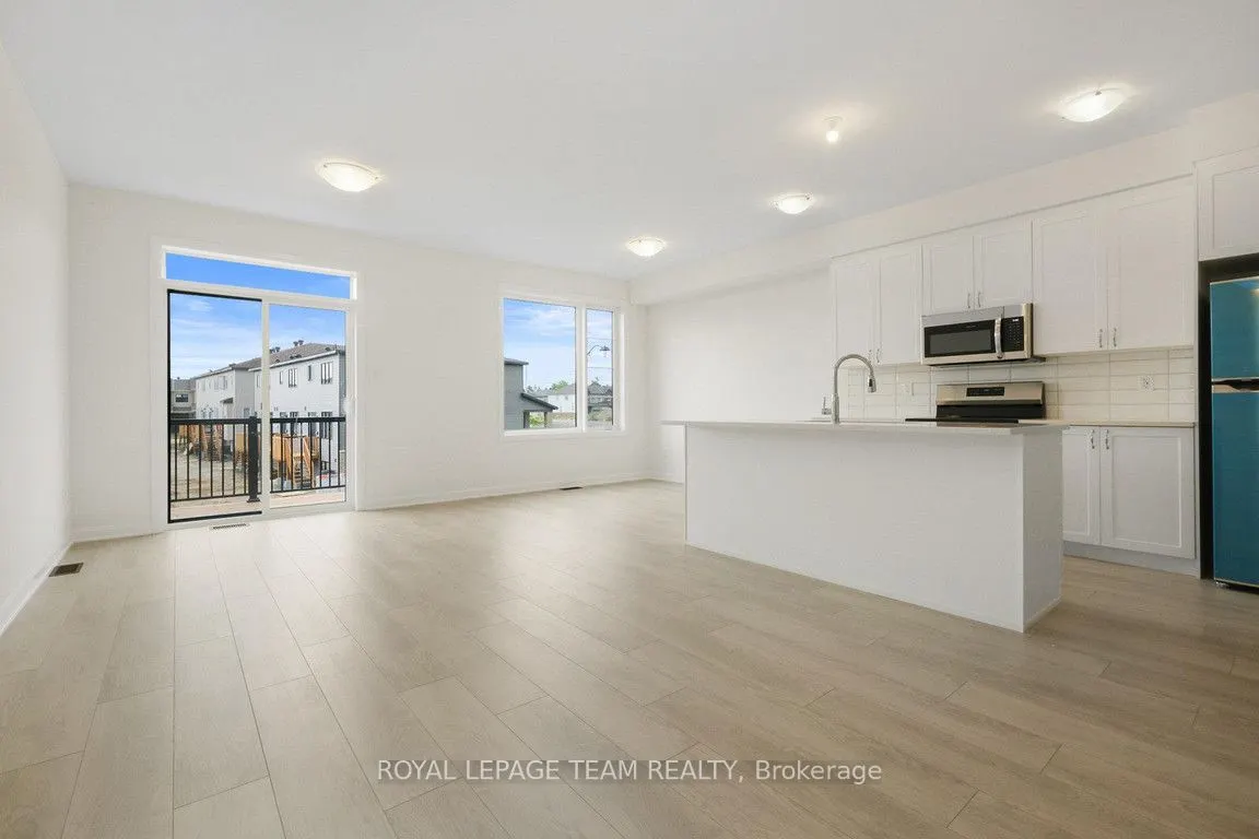 975 Athenry Court