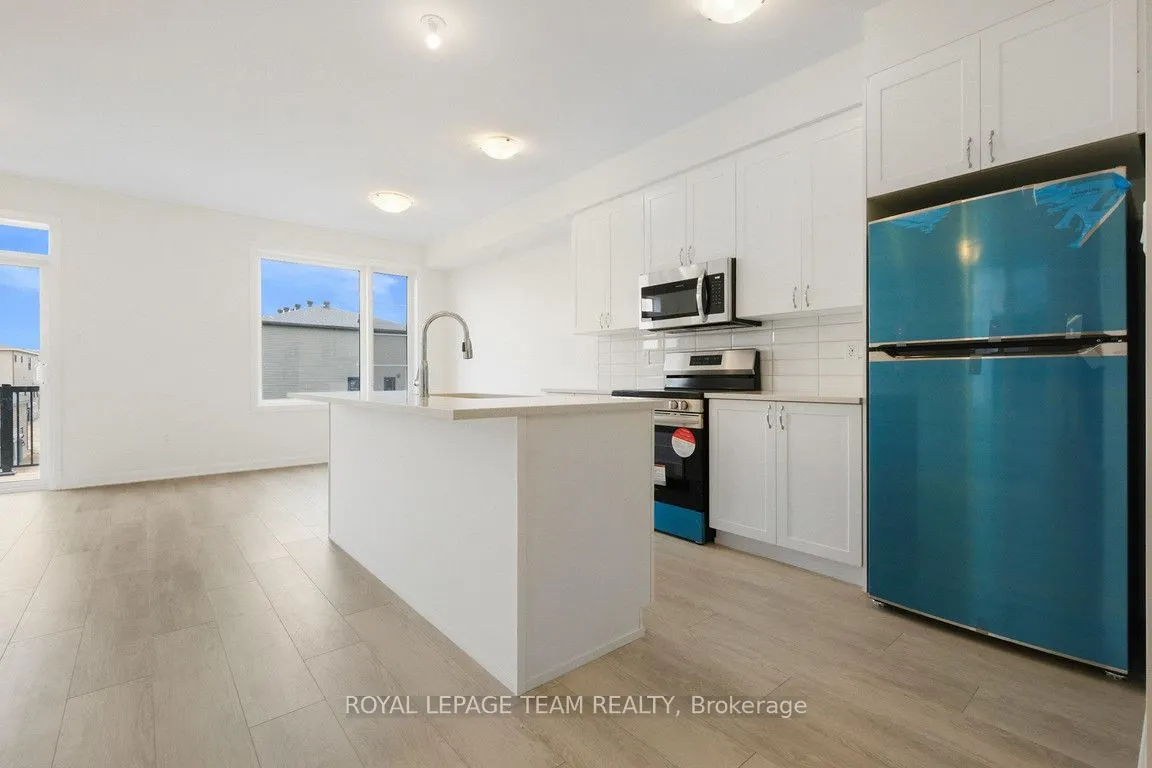 975 Athenry Court