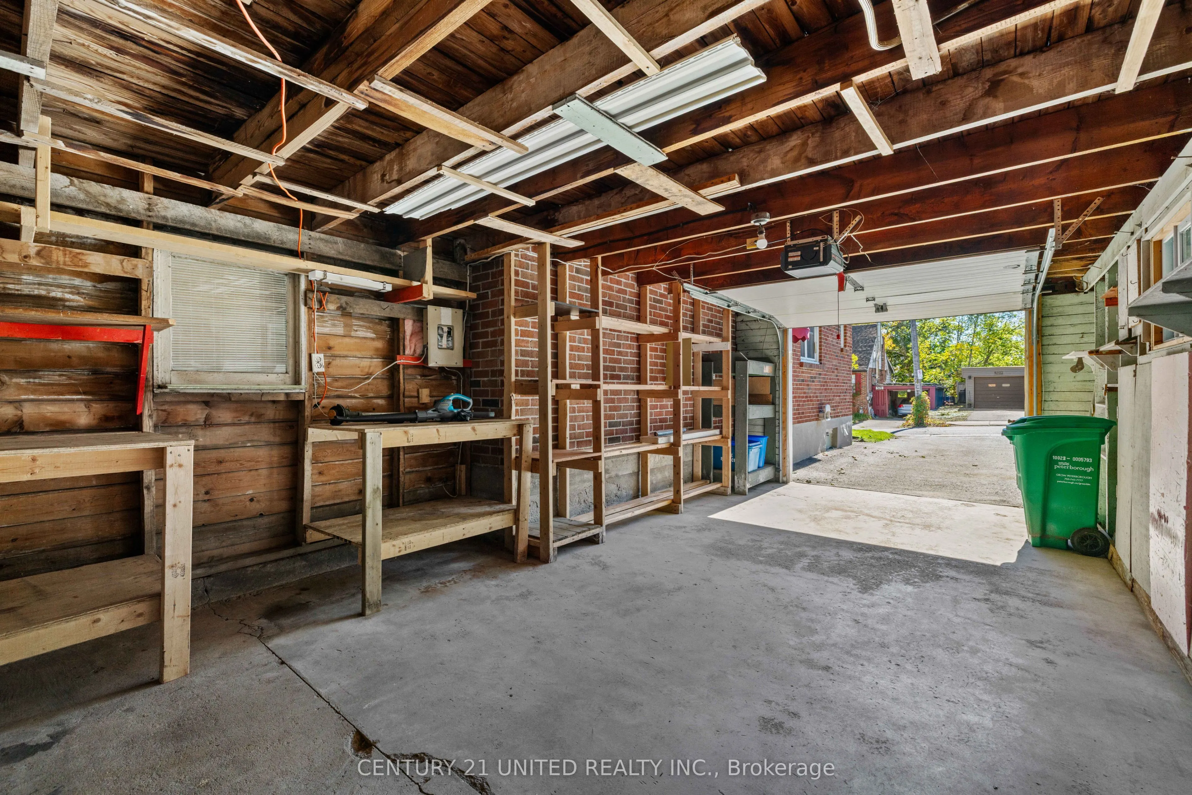 572 Murray Street