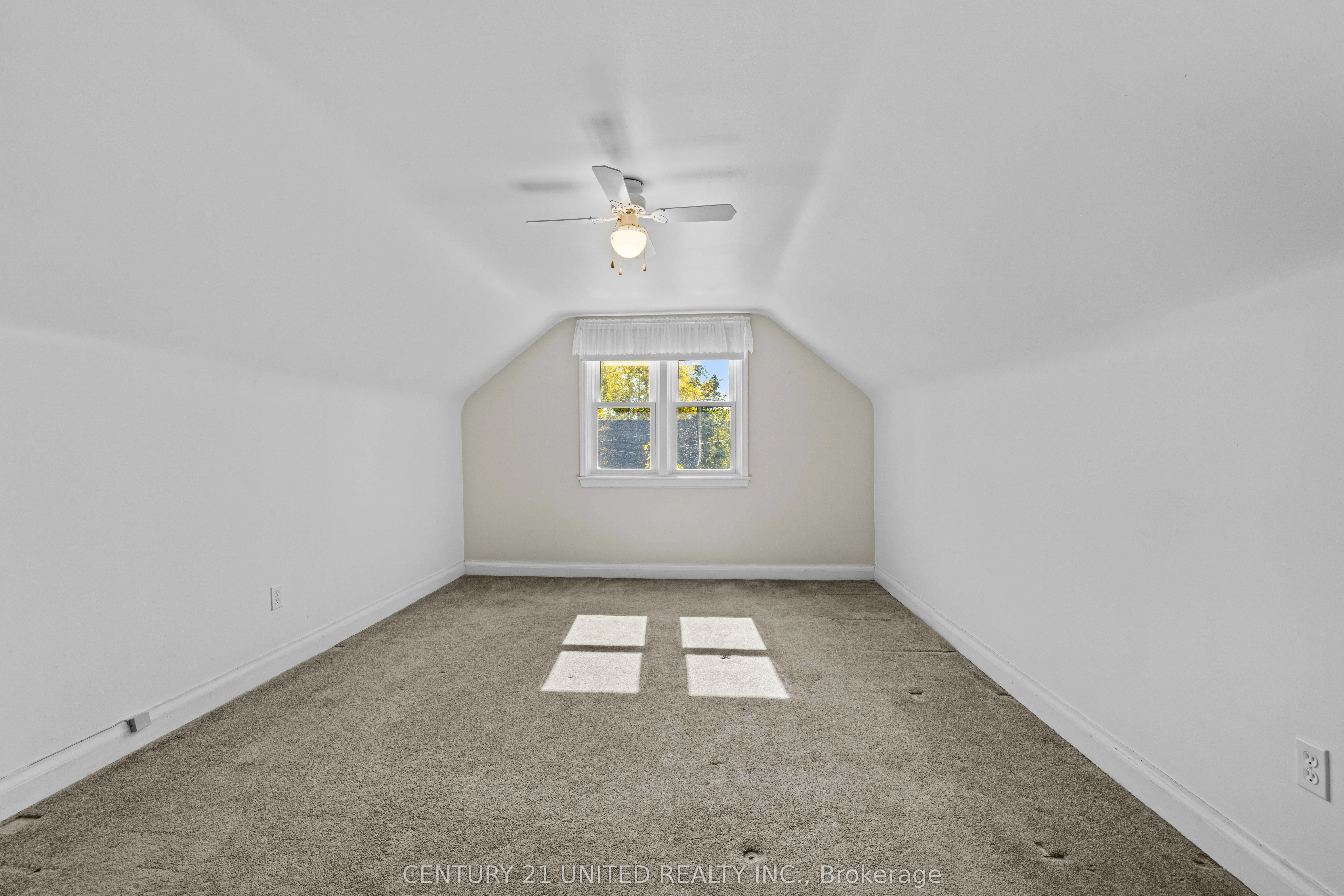 572 Murray Street