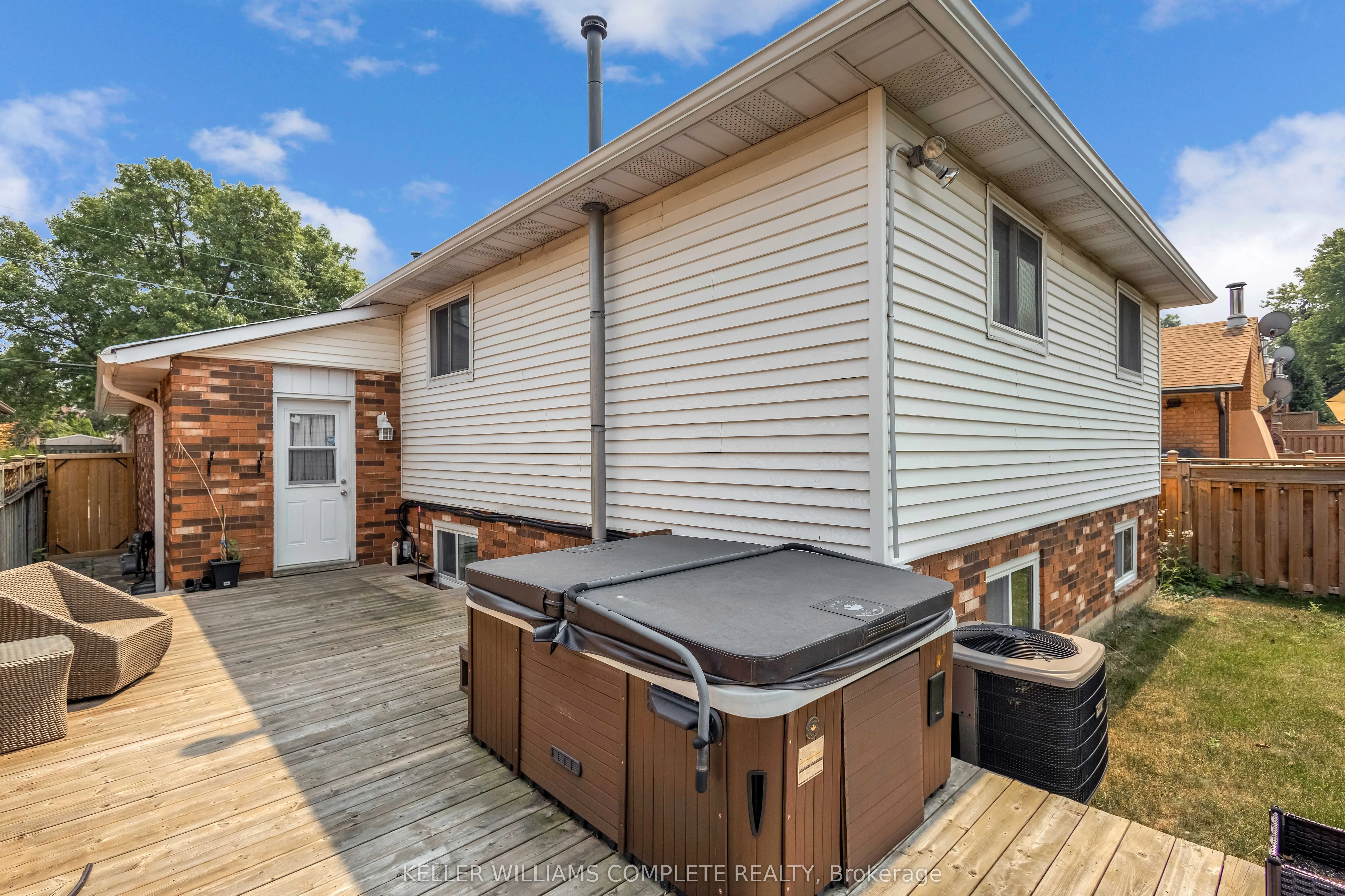 18 Rosewell Street