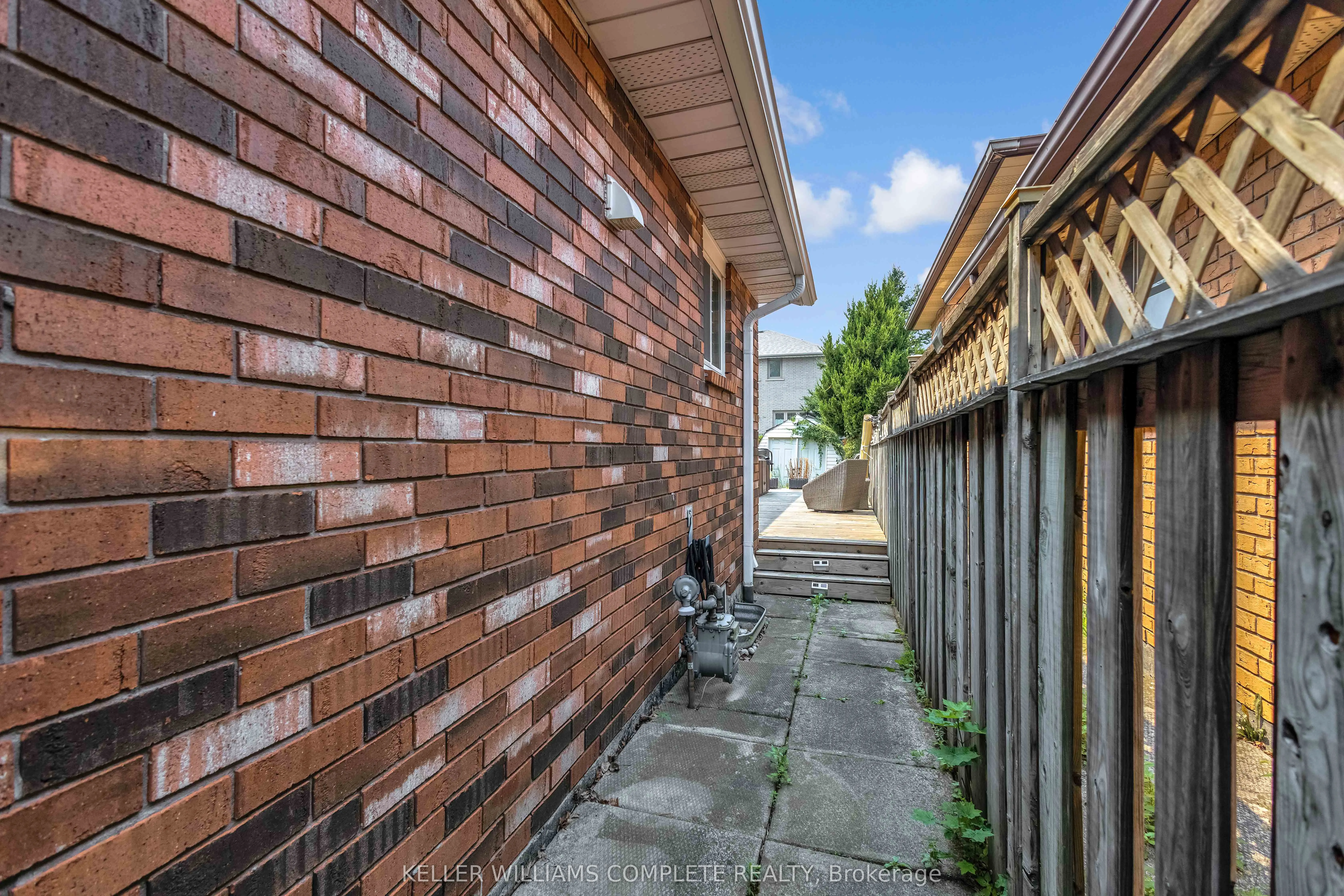 18 Rosewell Street