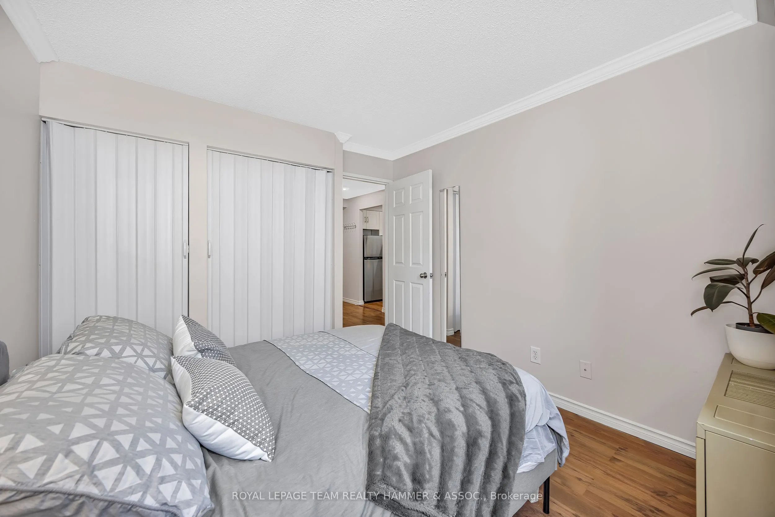 199 Kent Street, #1701