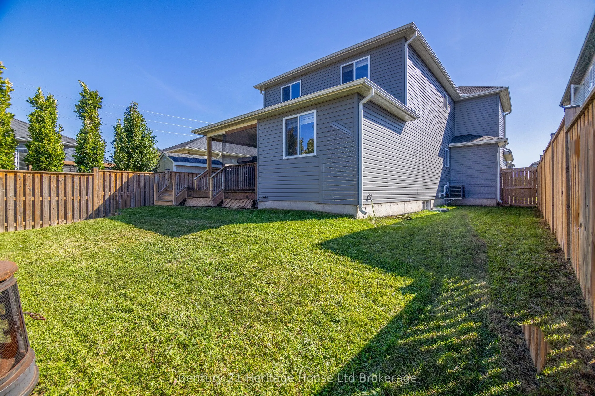 6 Sandy Court