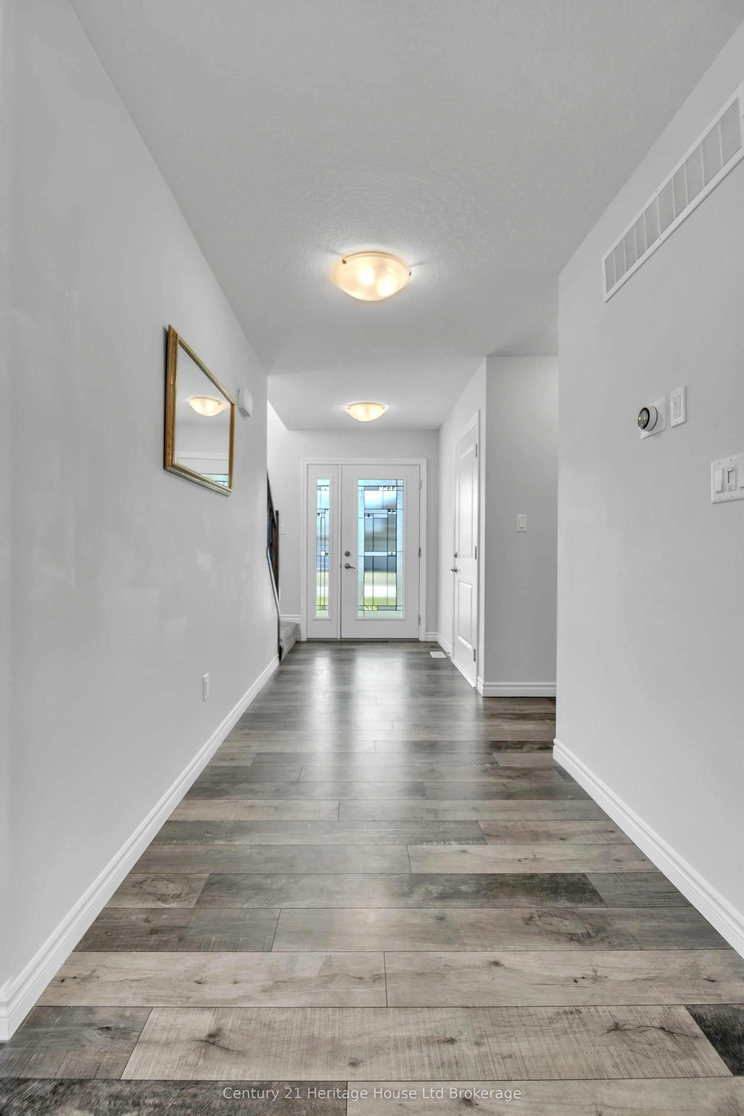 6 Sandy Court