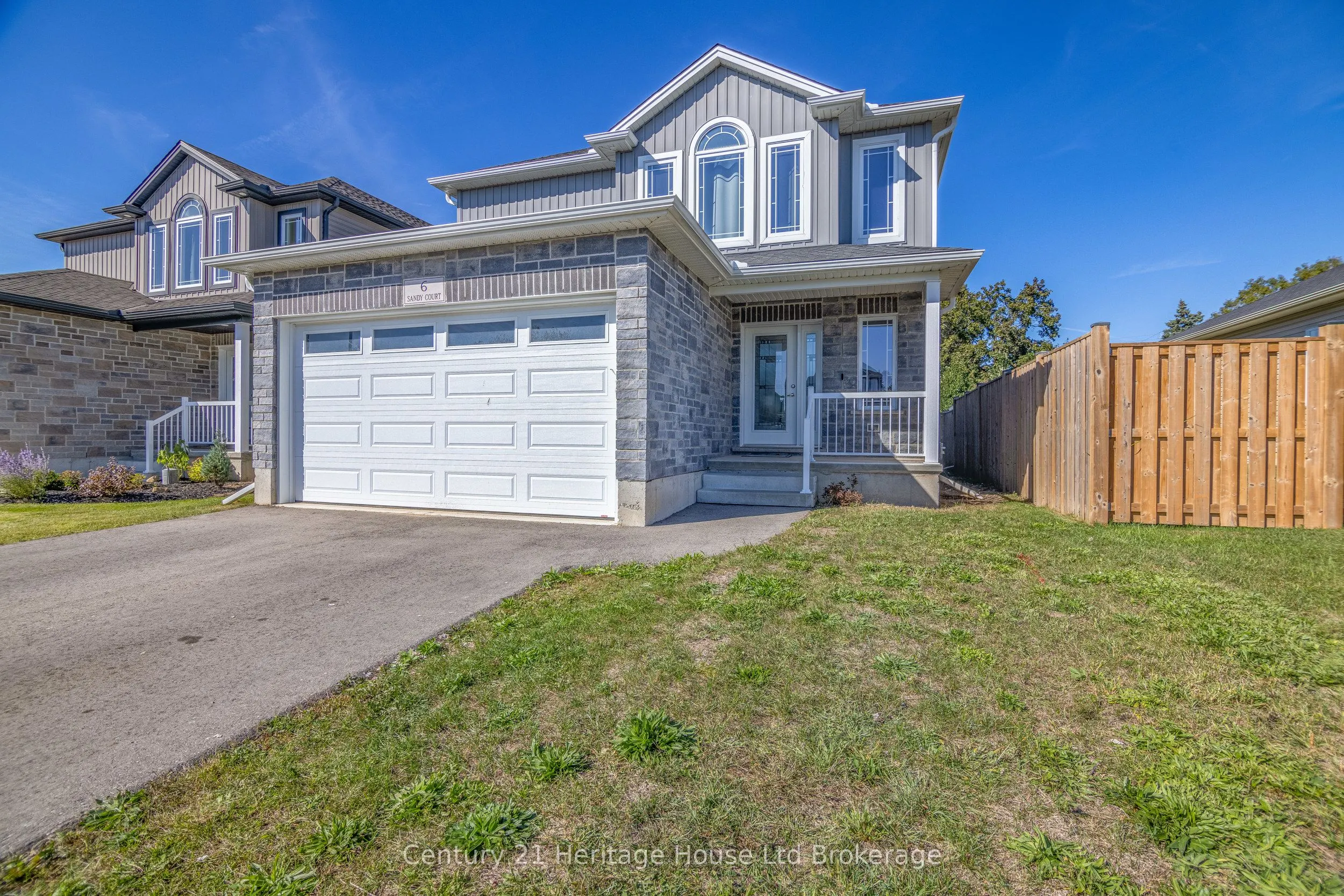 6 Sandy Court