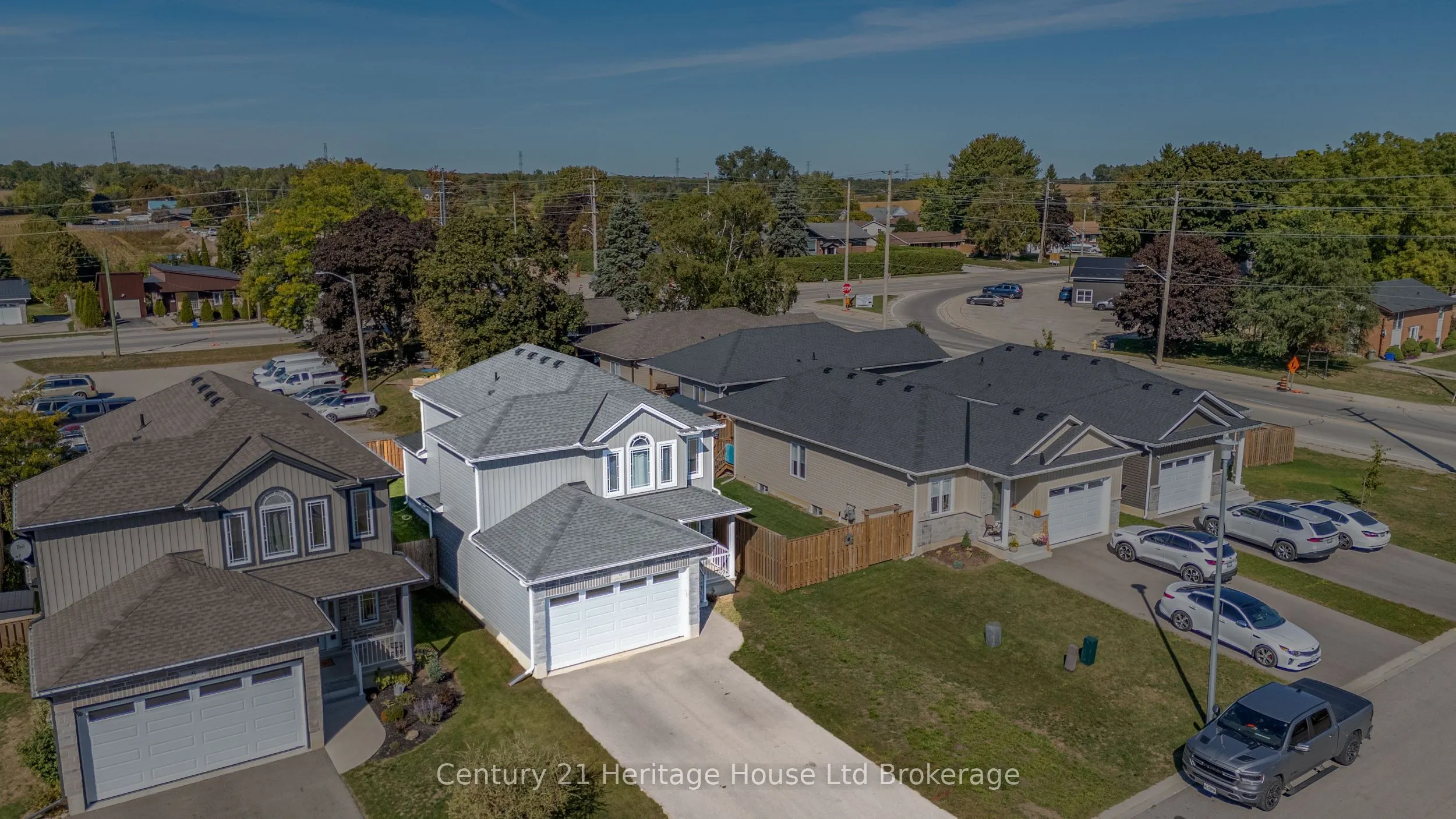 6 Sandy Court