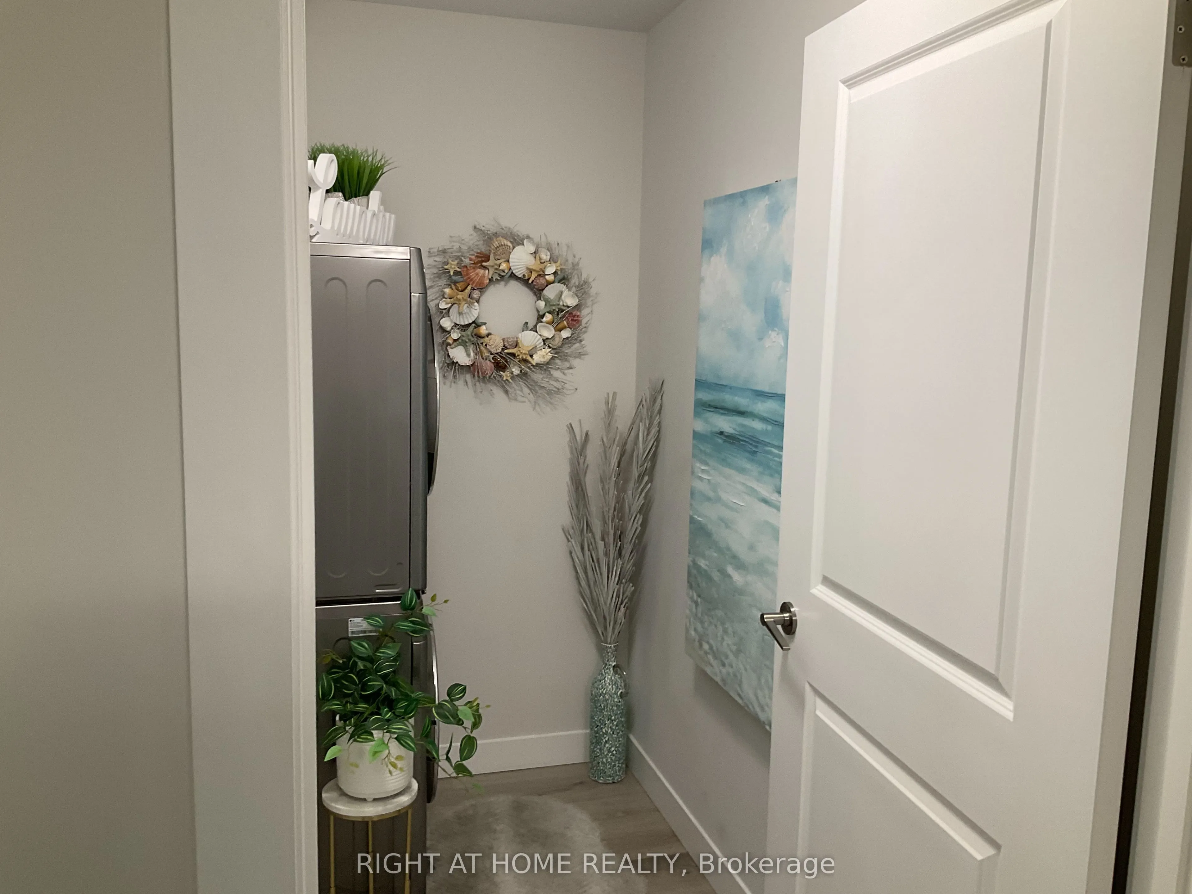 100 The promenade Road, #211