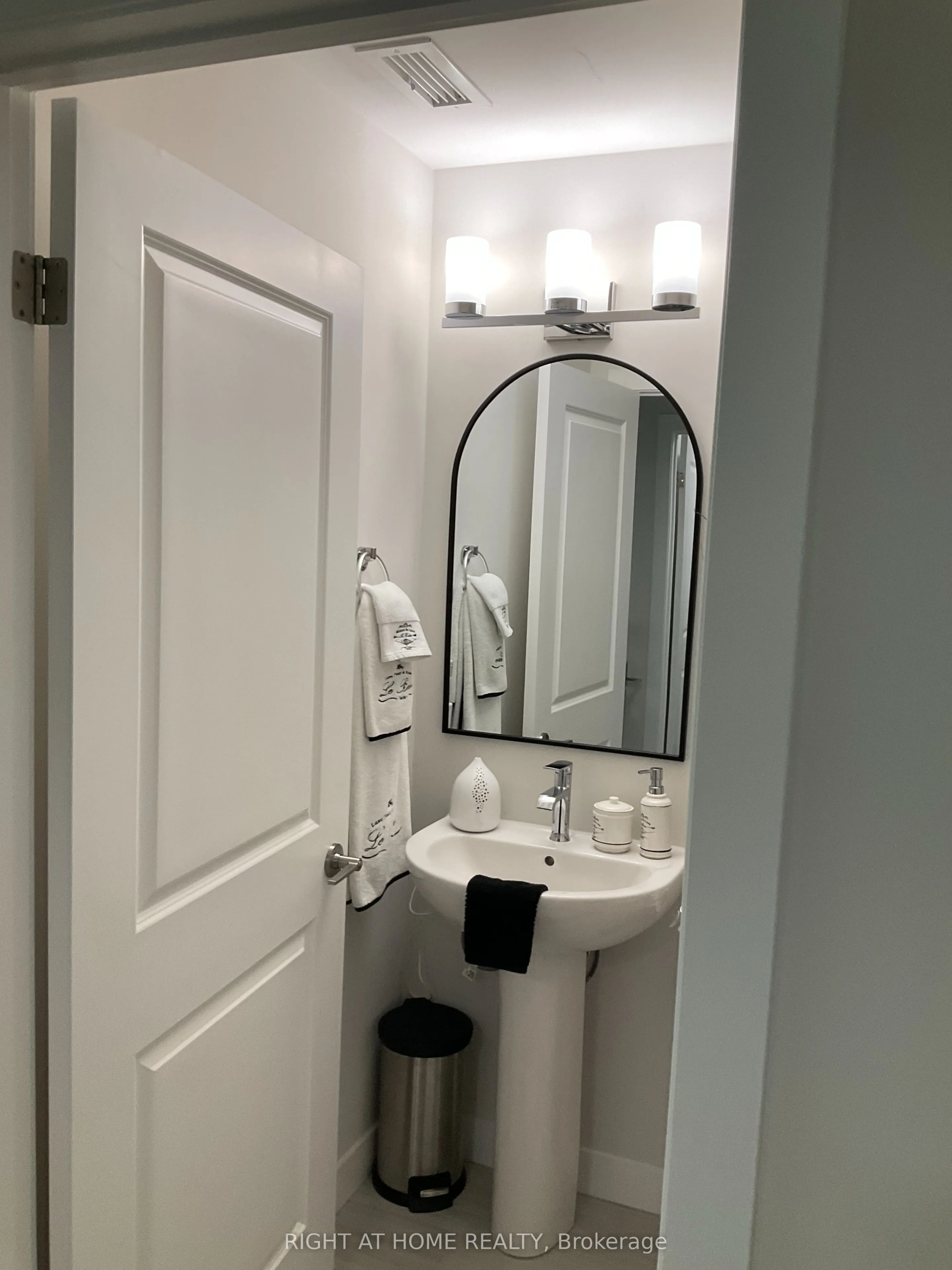 100 The promenade Road, #211