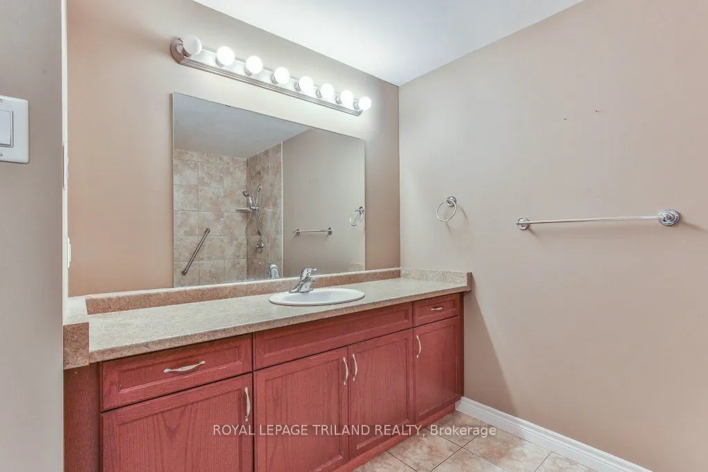 1152 OAKCROSSING Road