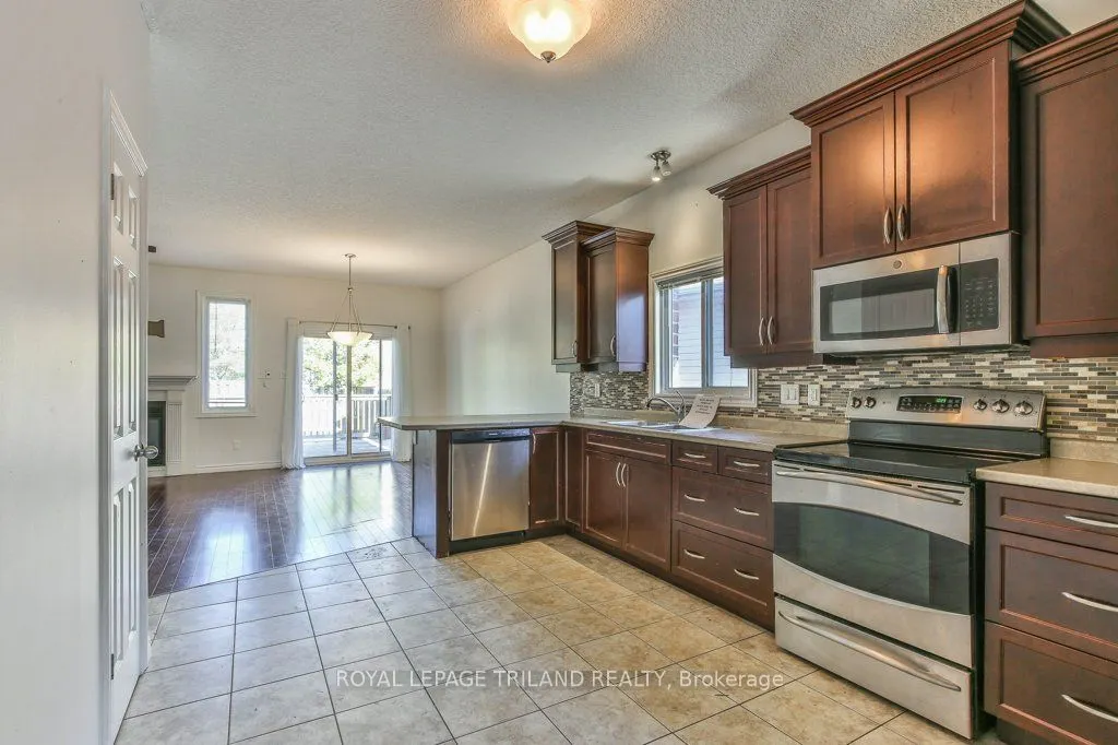 1152 OAKCROSSING Road