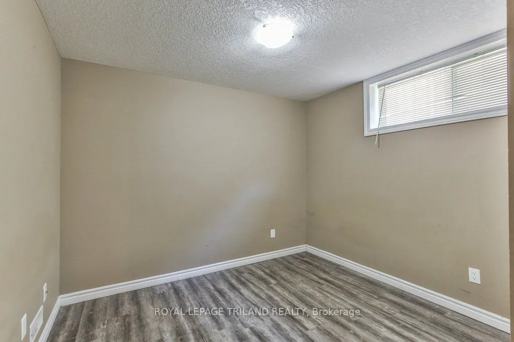 1152 OAKCROSSING Road