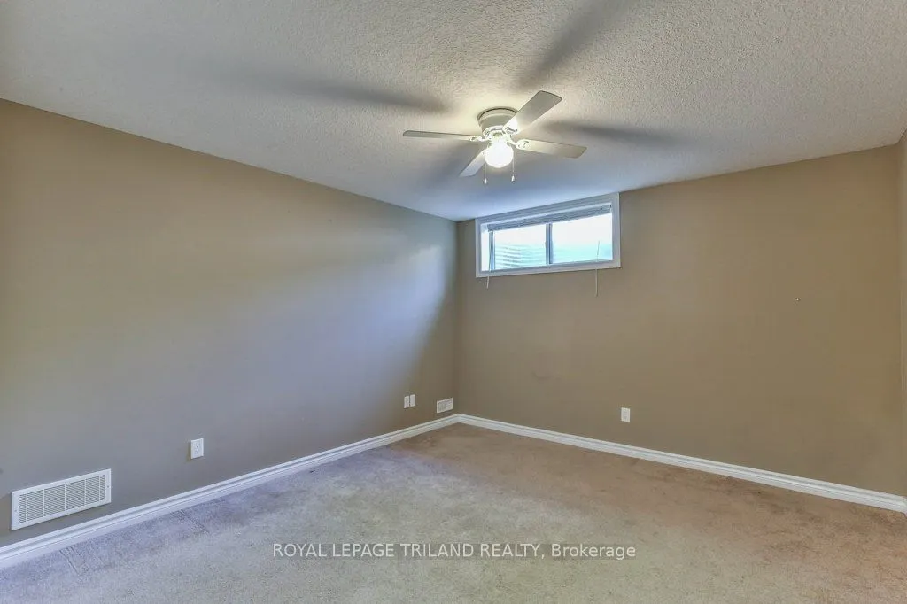 1152 OAKCROSSING Road