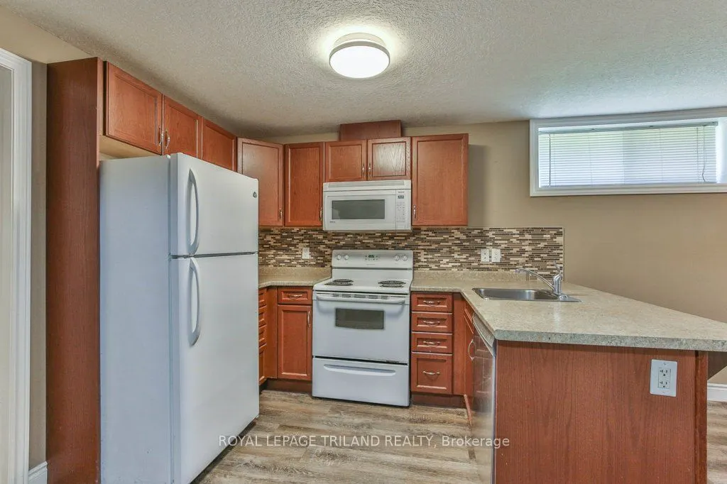 1152 OAKCROSSING Road