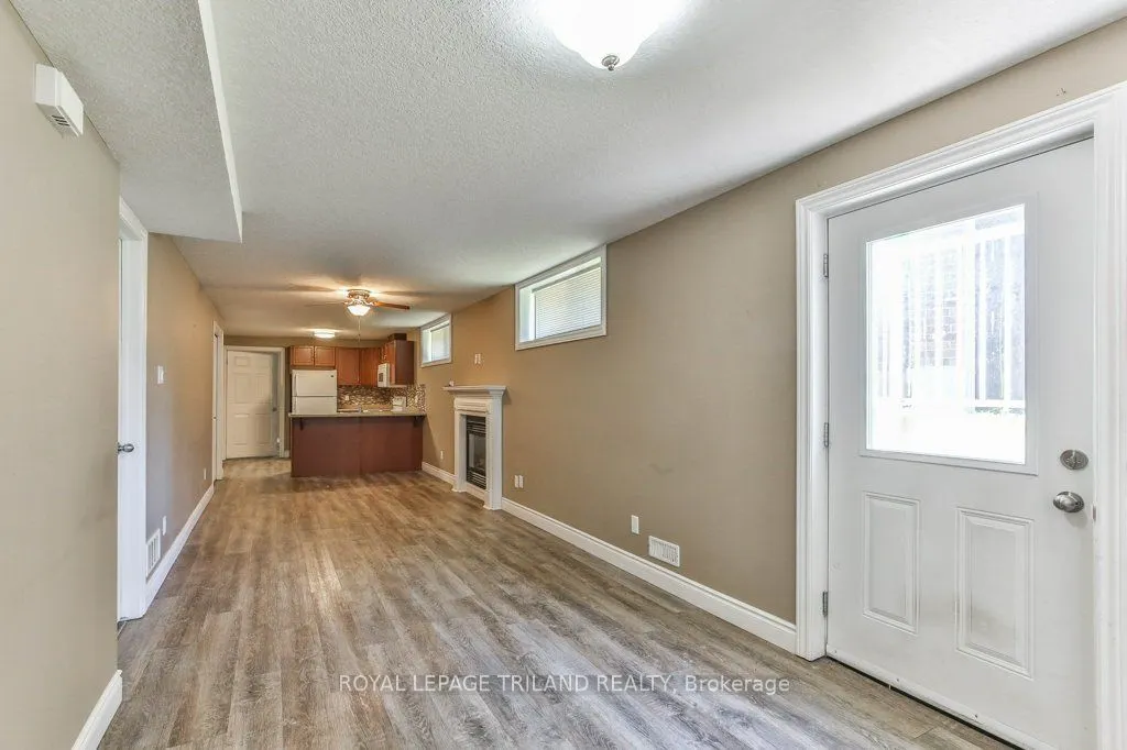 1152 OAKCROSSING Road