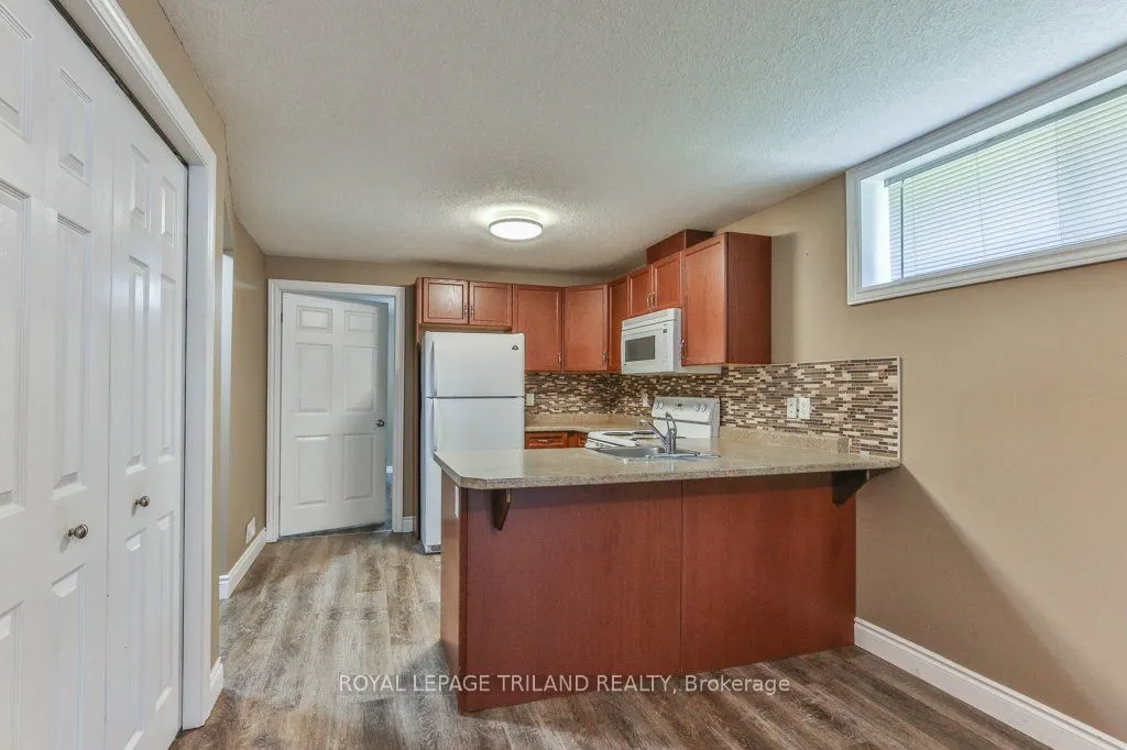 1152 OAKCROSSING Road