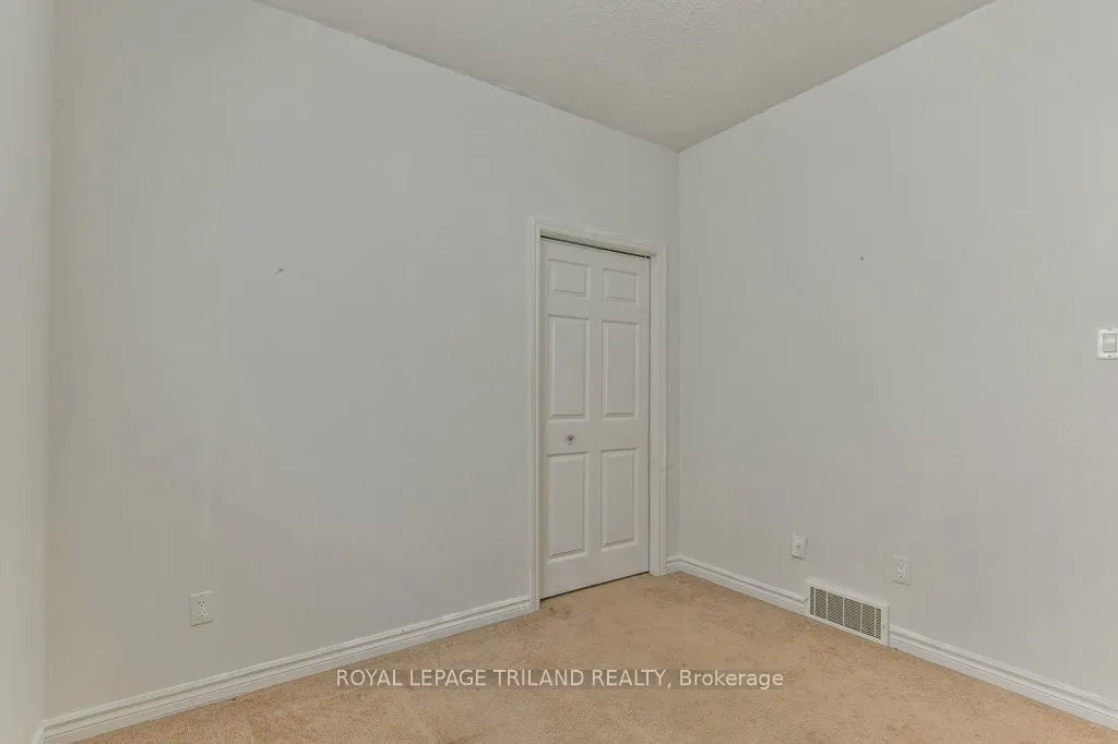 1152 OAKCROSSING Road