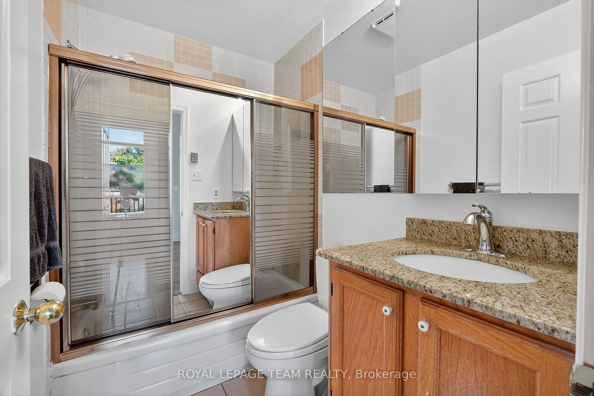 635 Richmond Road, #6