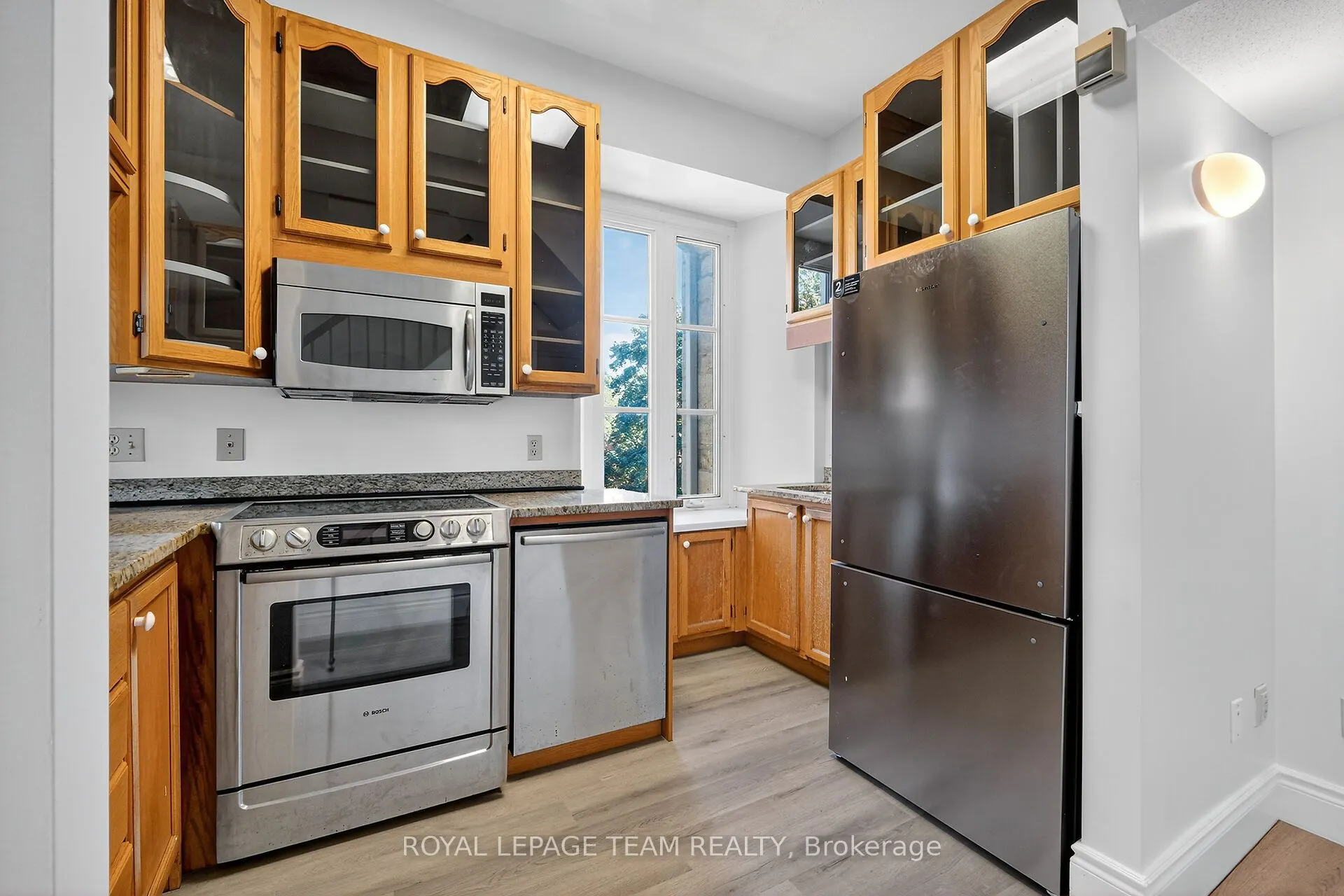 635 Richmond Road, #6