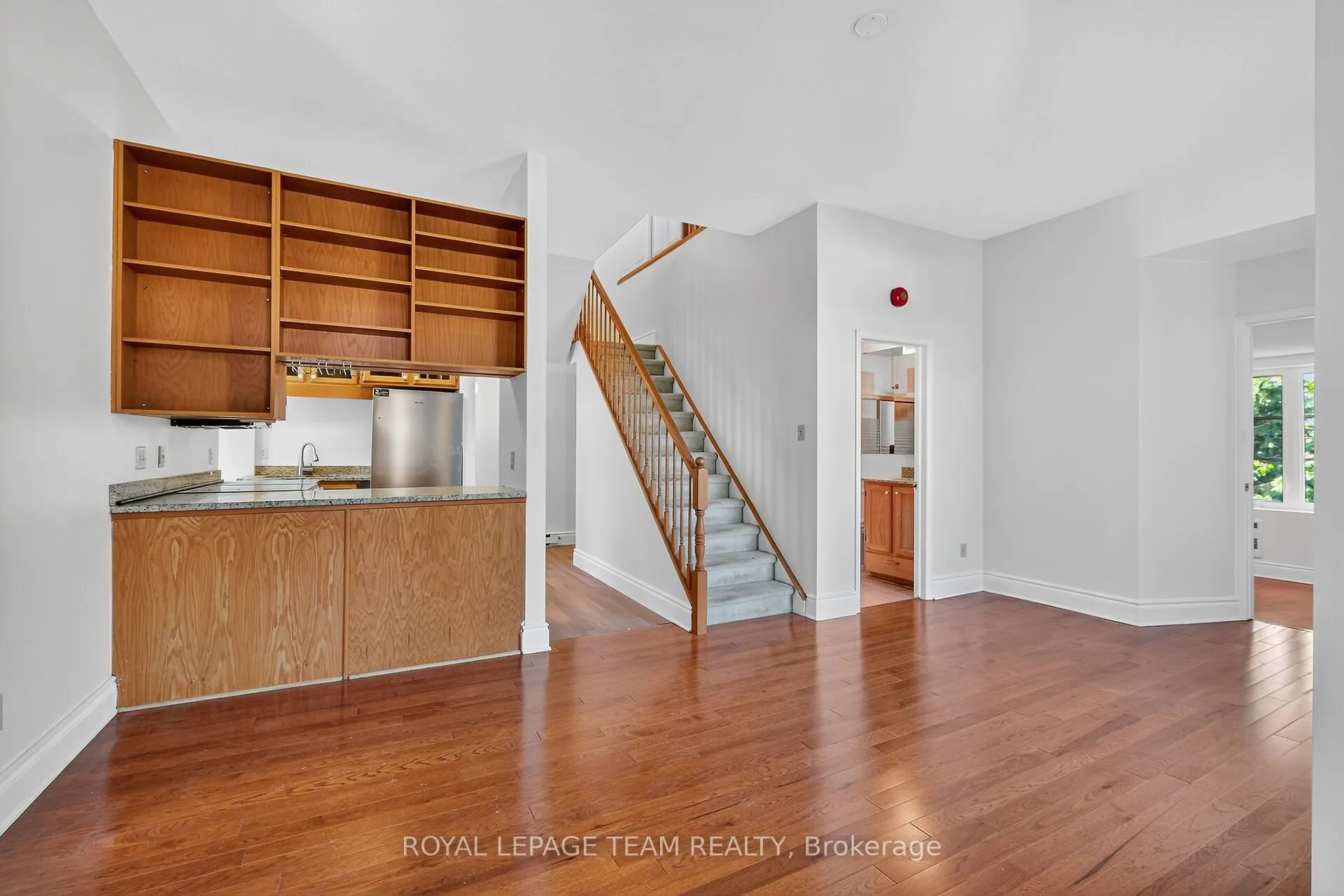635 Richmond Road, #6