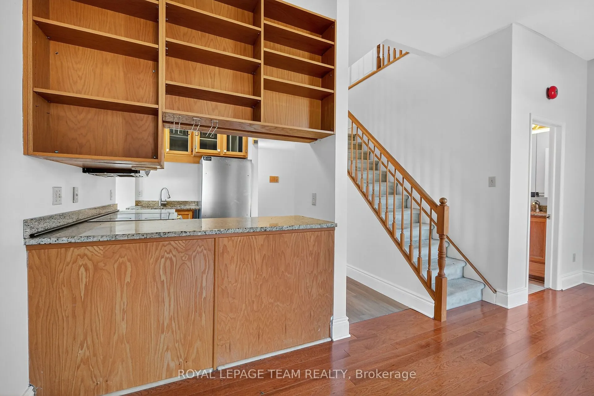 635 Richmond Road, #6