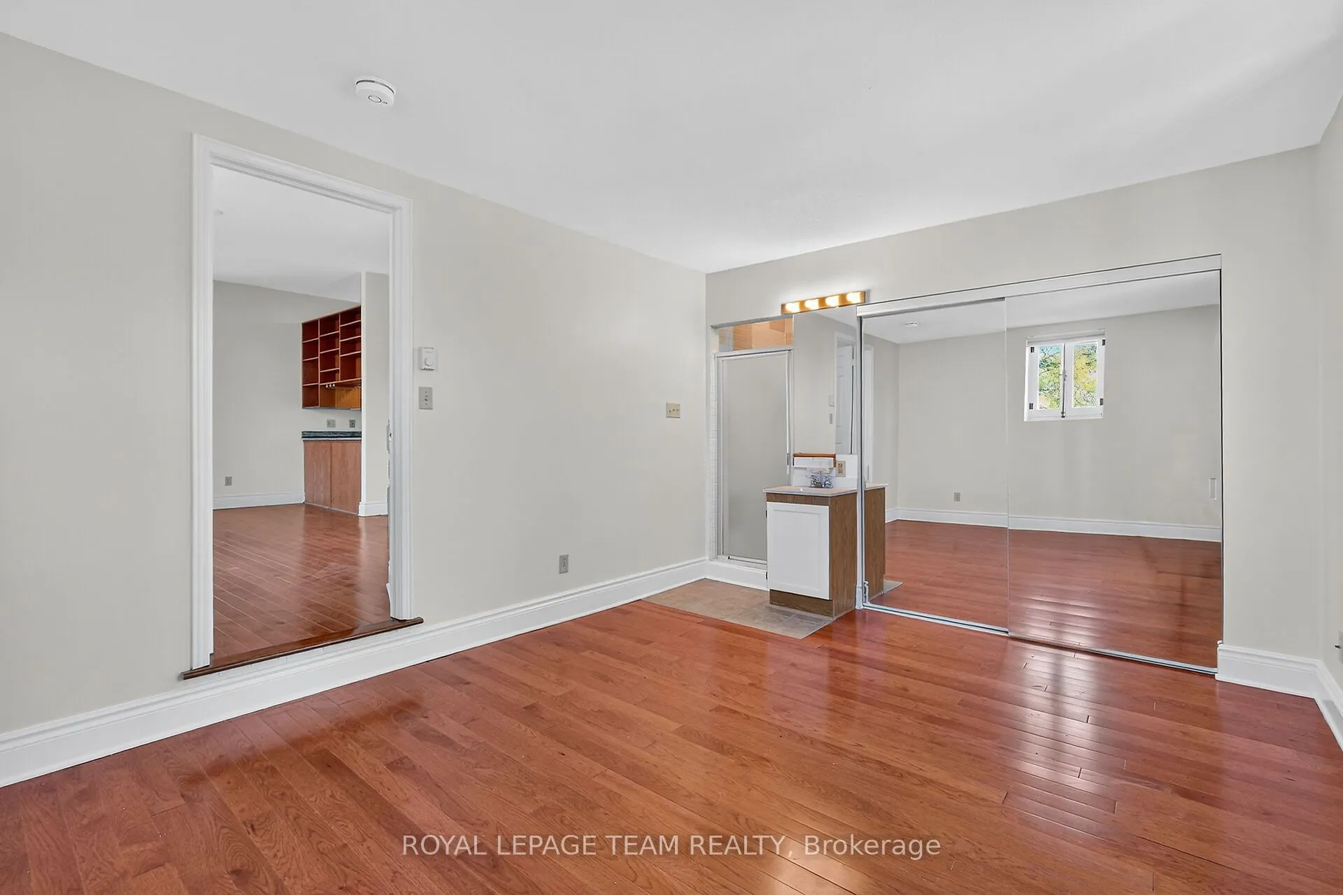 635 Richmond Road, #6