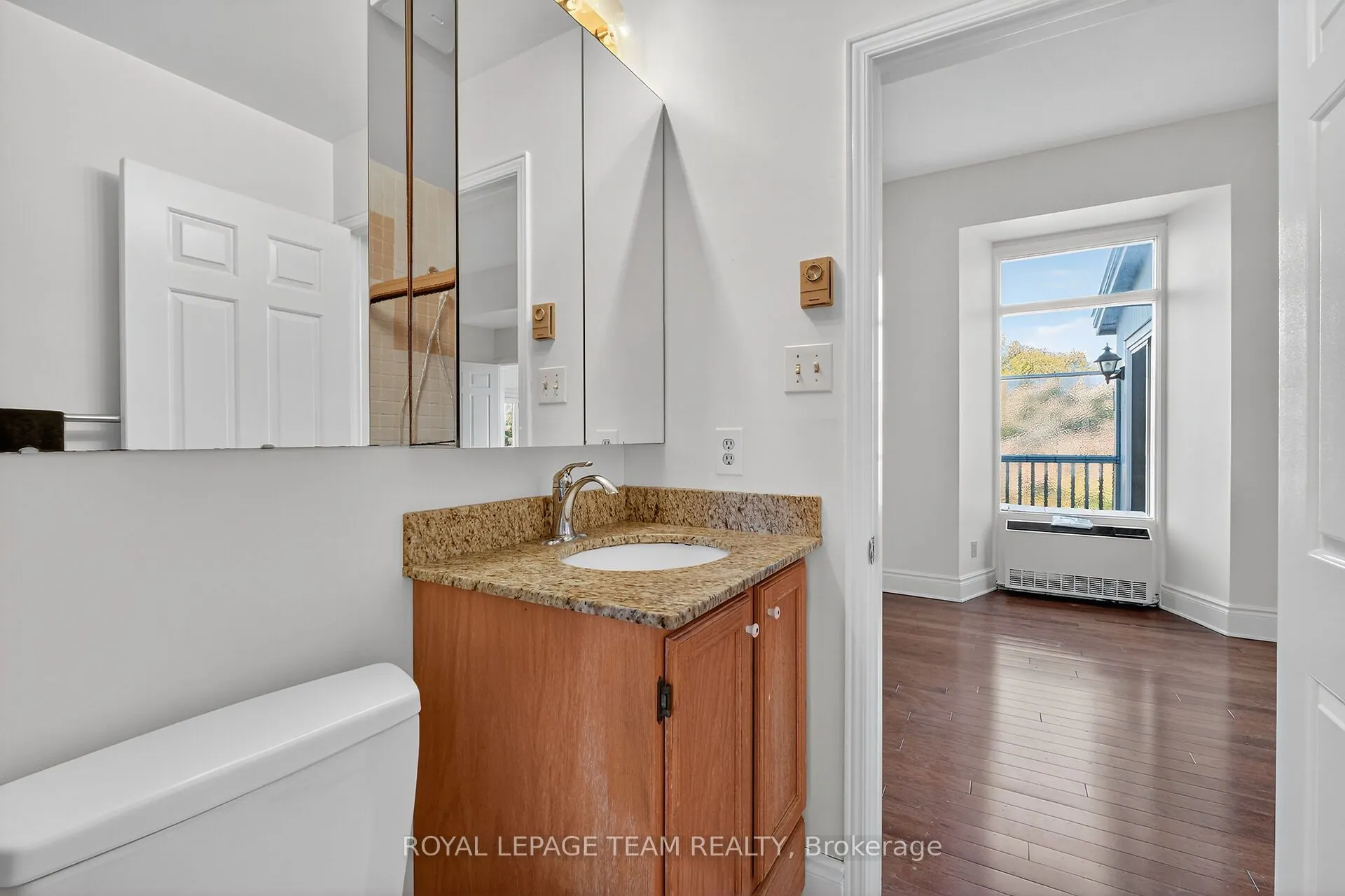 635 Richmond Road, #6