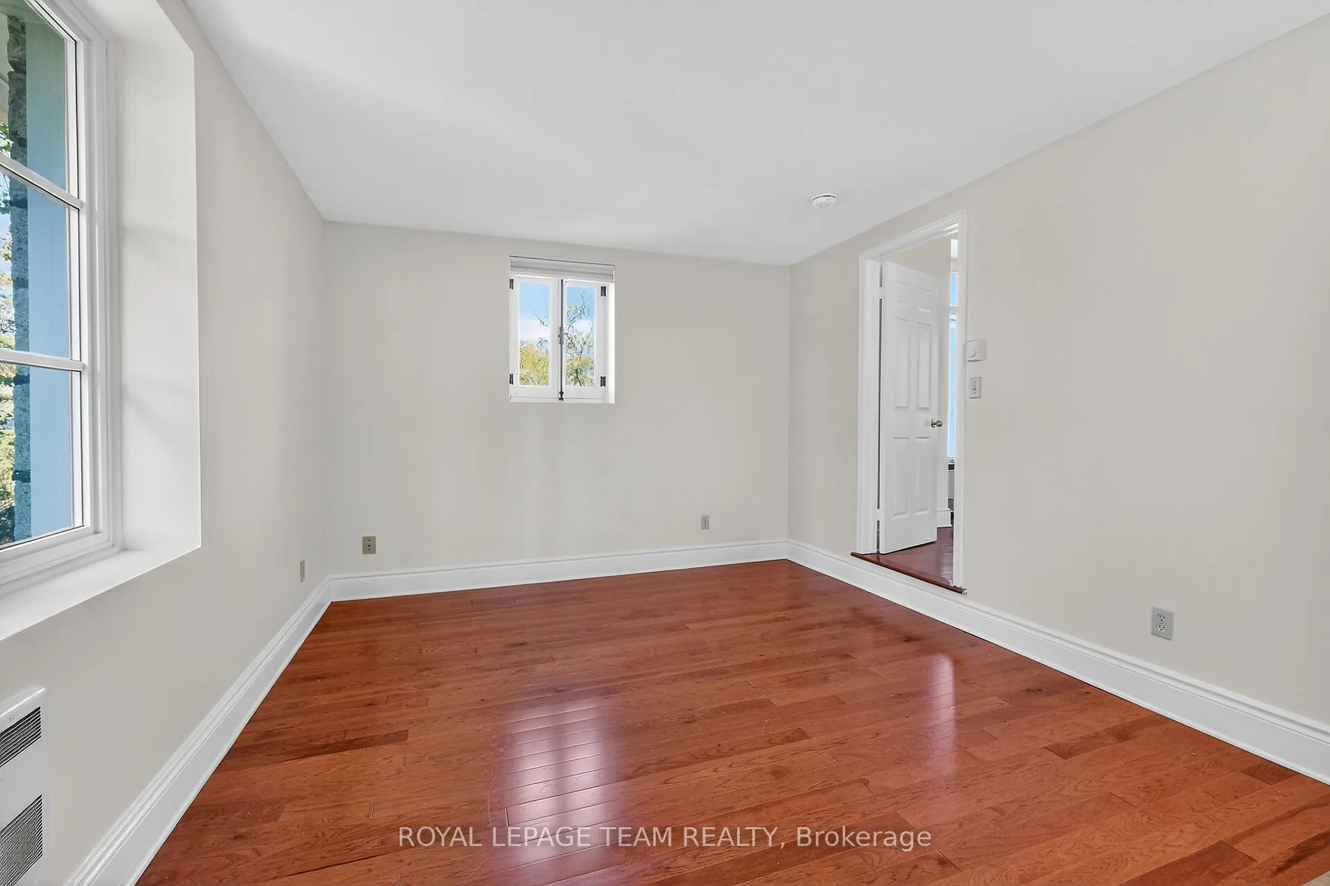 635 Richmond Road, #6